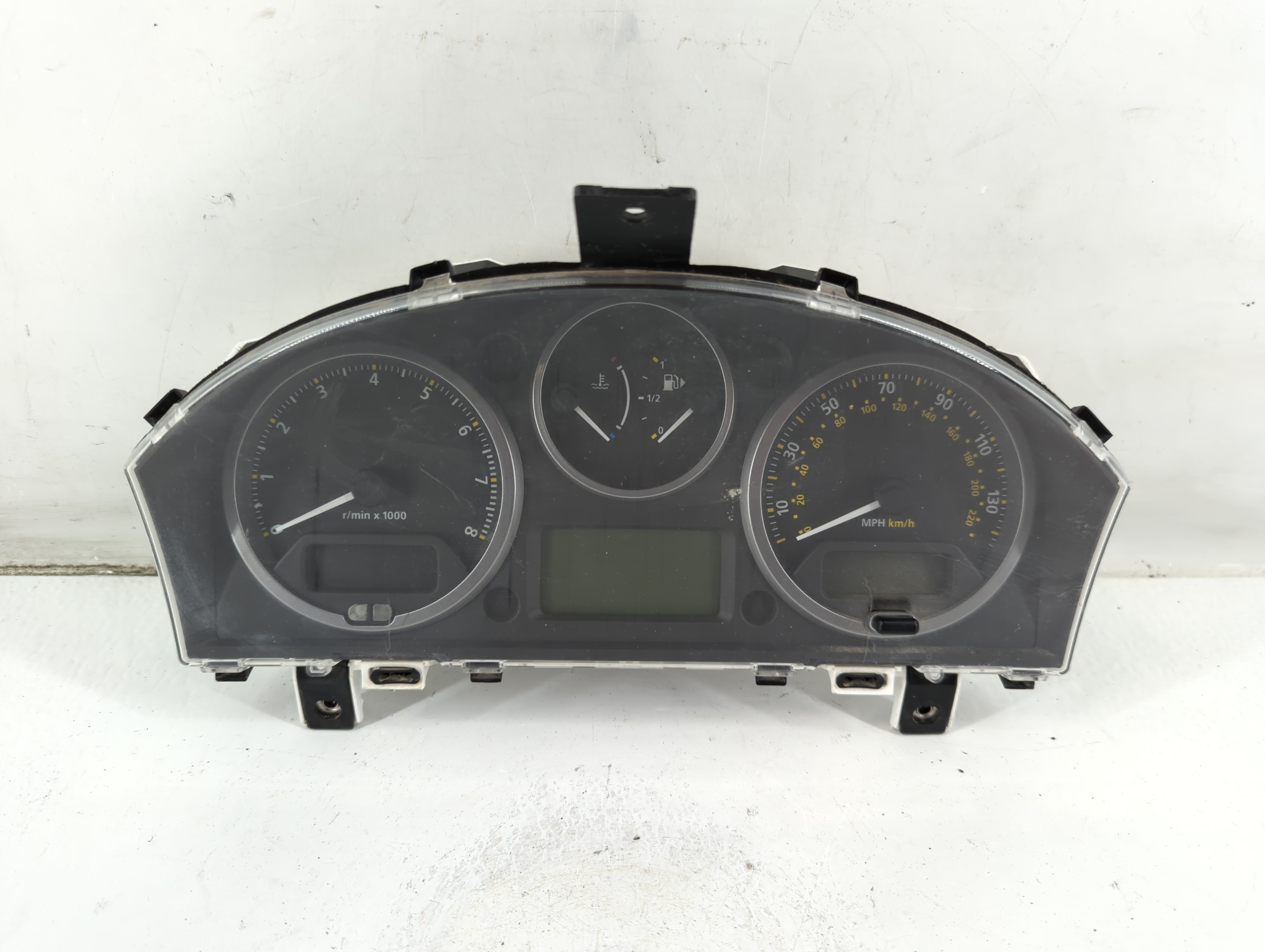 Picture of 2008-2010 Land Rover Lr2 Speedometer Instrument Cluster Gauges 814499
