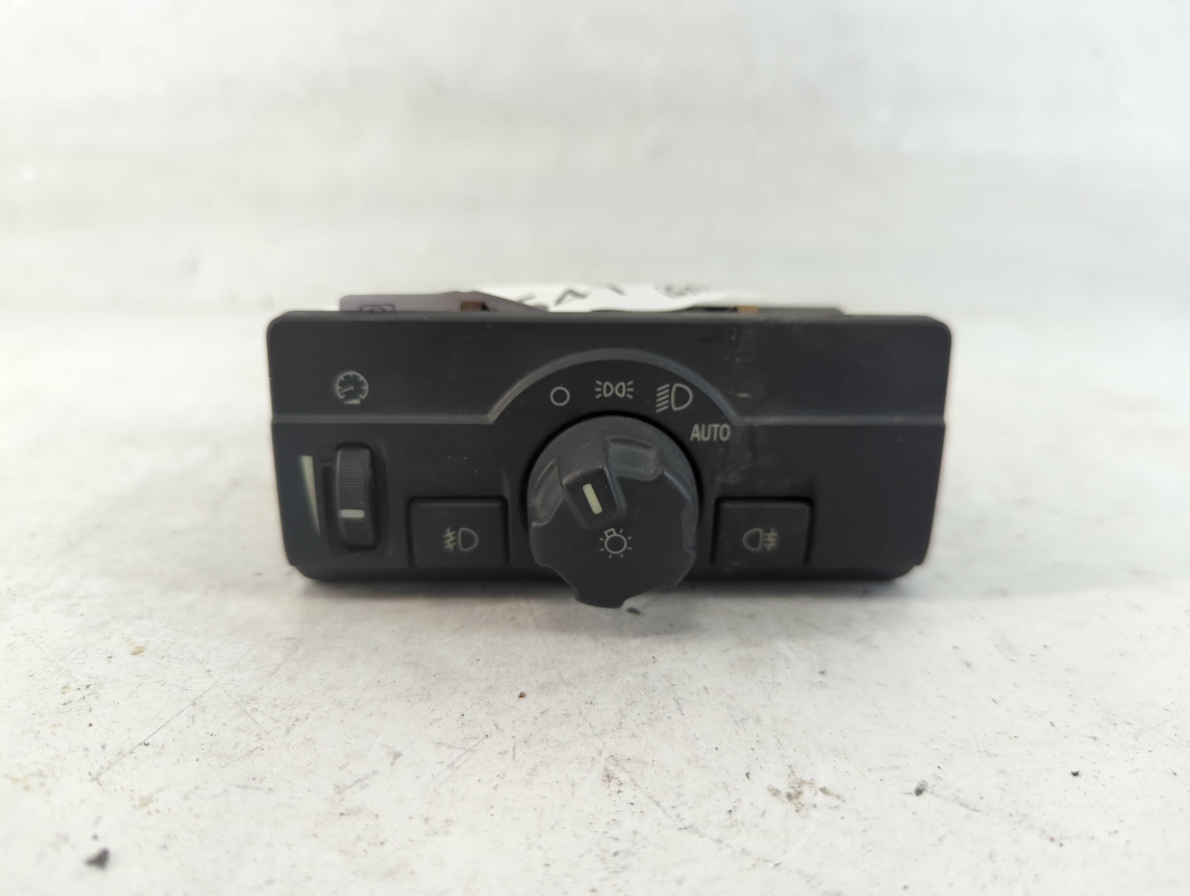 Picture of 2008-2010 Land Rover Lr2 Headlight Head Light Switch Lamp Control 814541