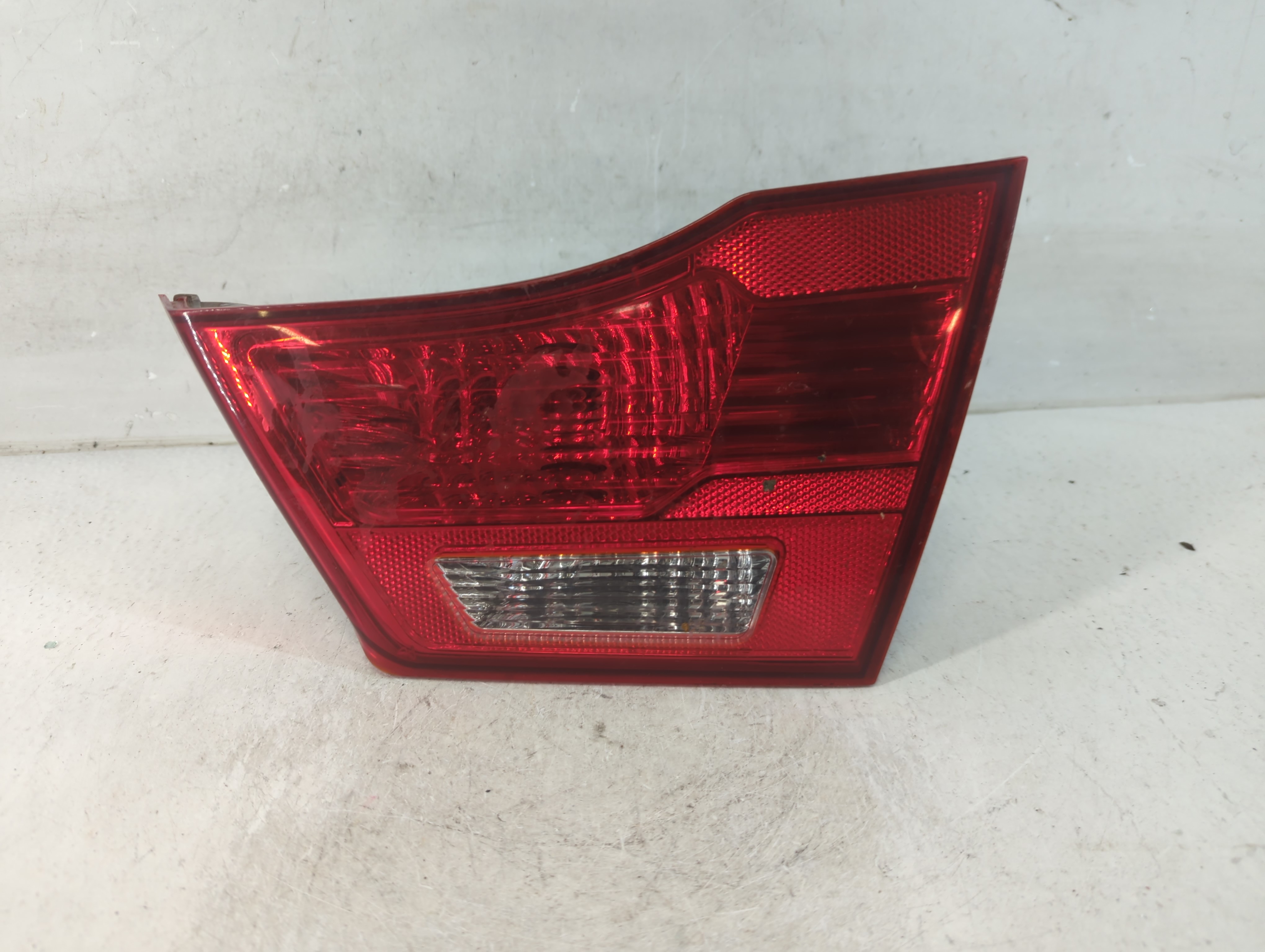 Picture of 2009-2010 Kia Optima Passenger Right Side Tail Light Taillight Oem 814566