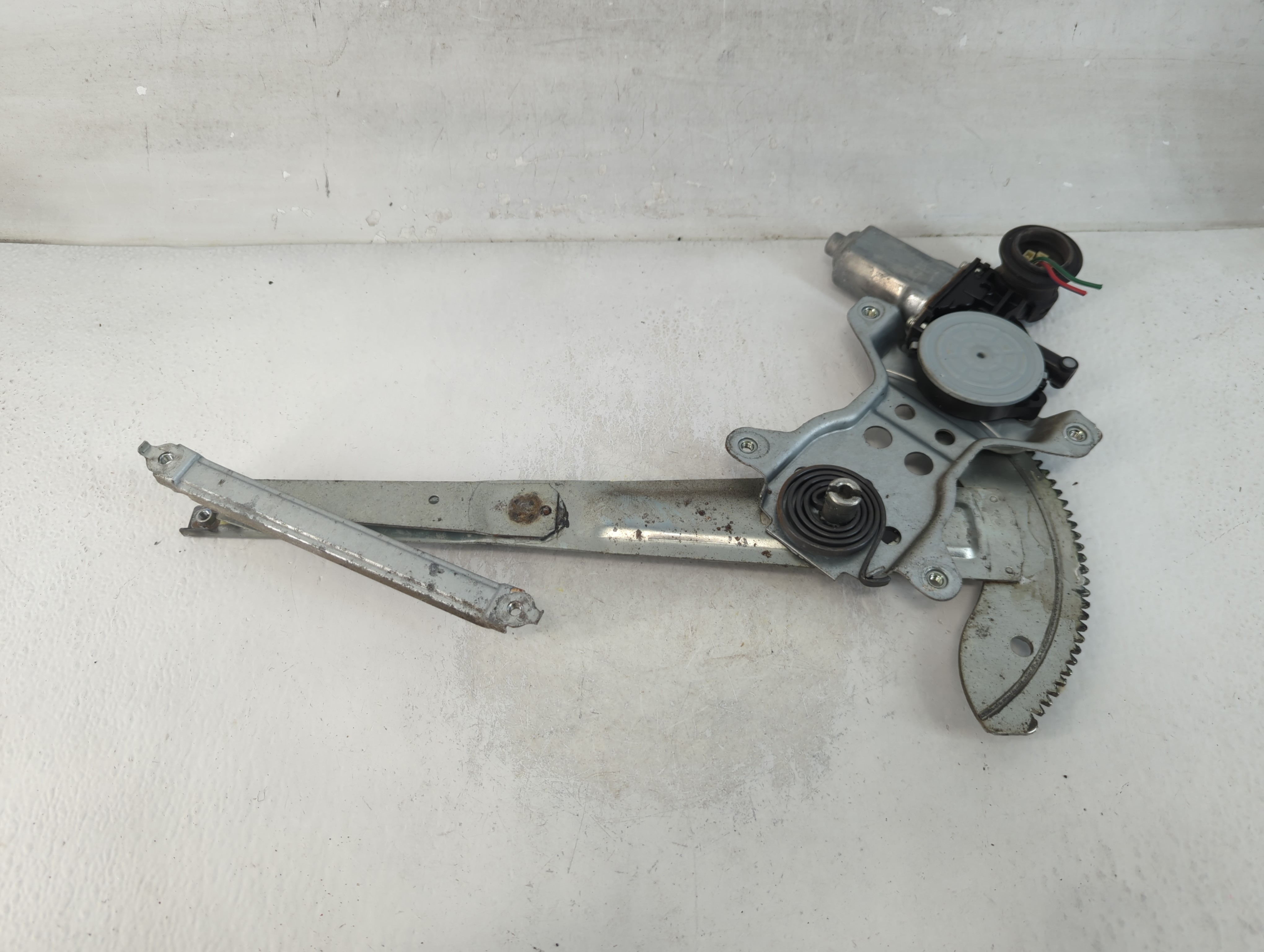 Picture of 2004-2006 Scion Xb Driver Left Front Window Regulator 814628