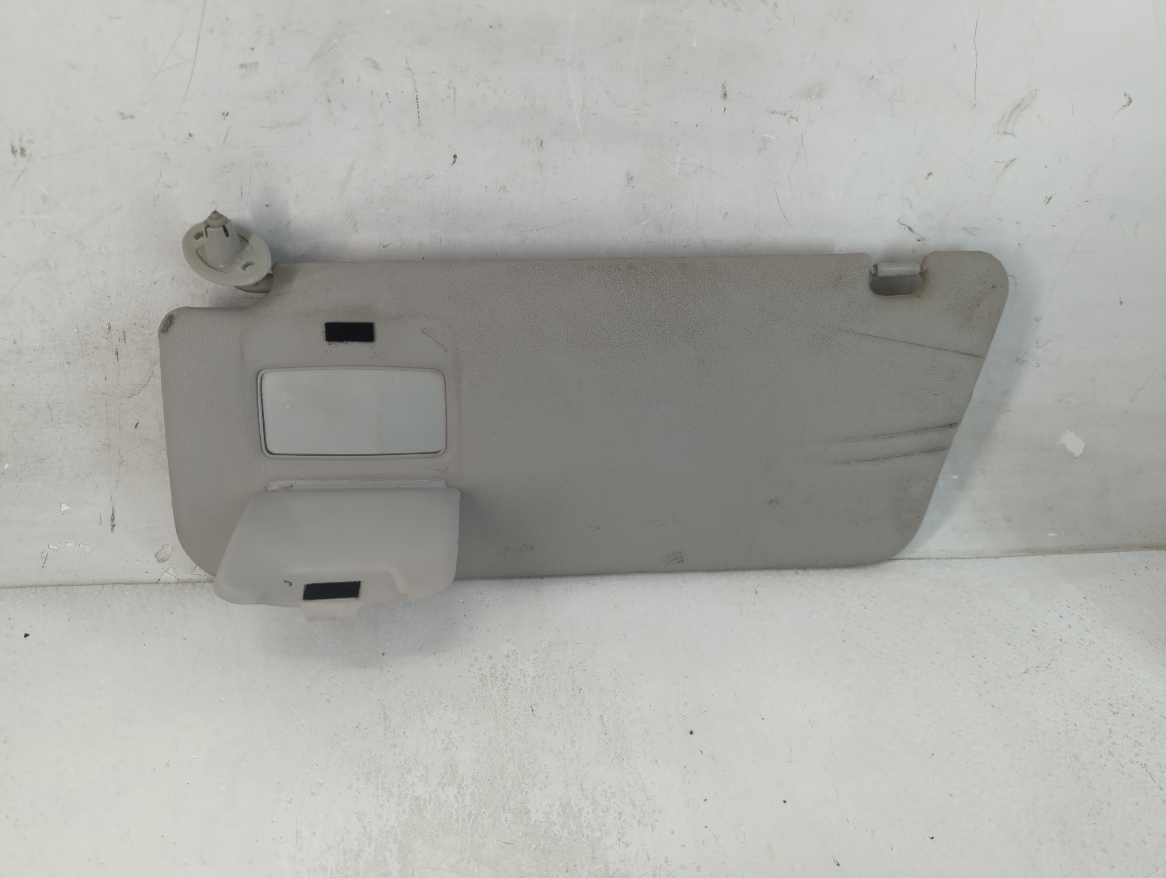 2004-2006 Scion Xb Driver Sun Visor Mirror Left Sunvisor 814634 - Oemusedautoparts1.com