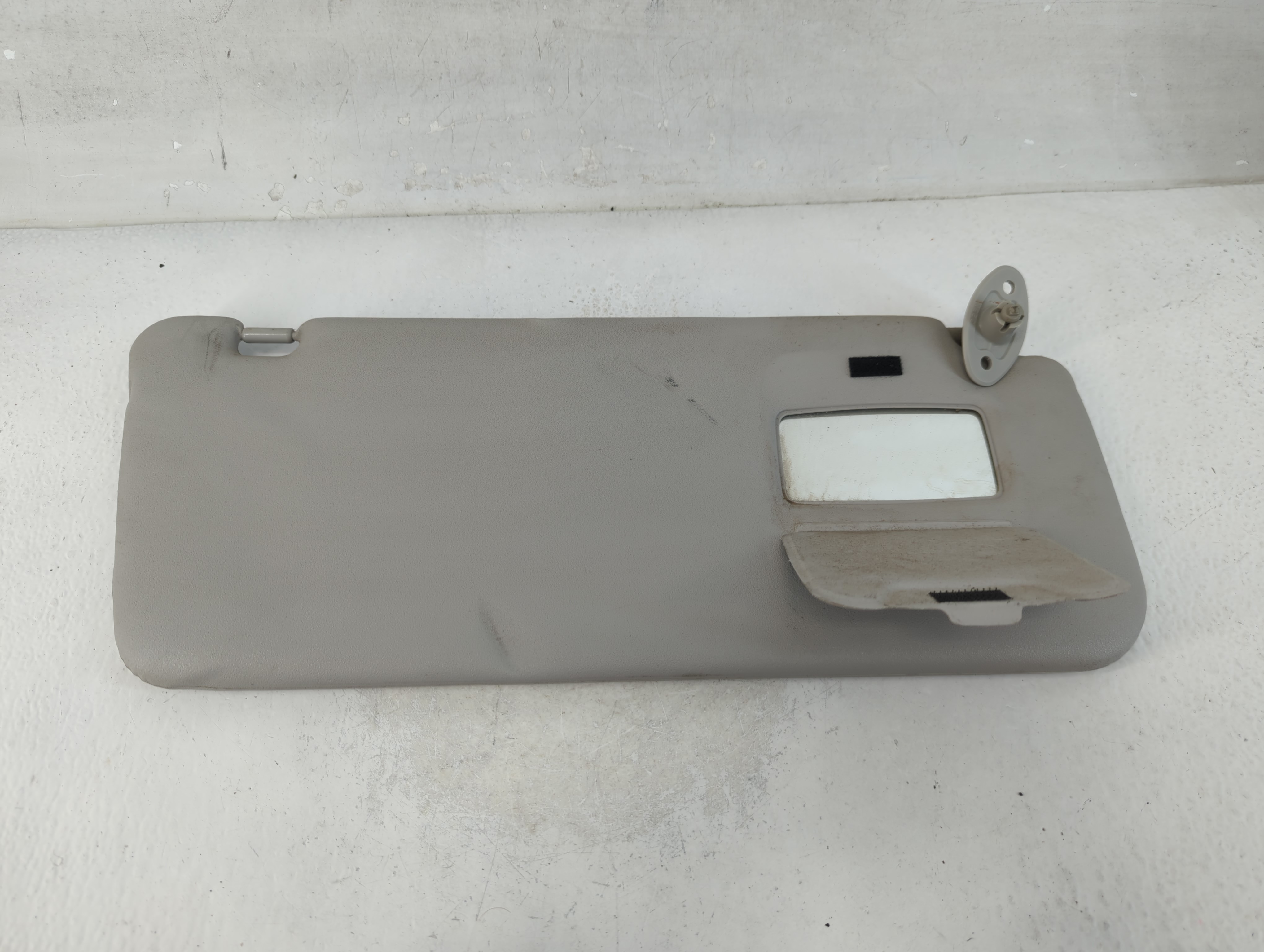 2004-2006 Scion Xb Passenger Sun Visor Mirror Right Sunvisor 814635 - Oemusedautoparts1.com