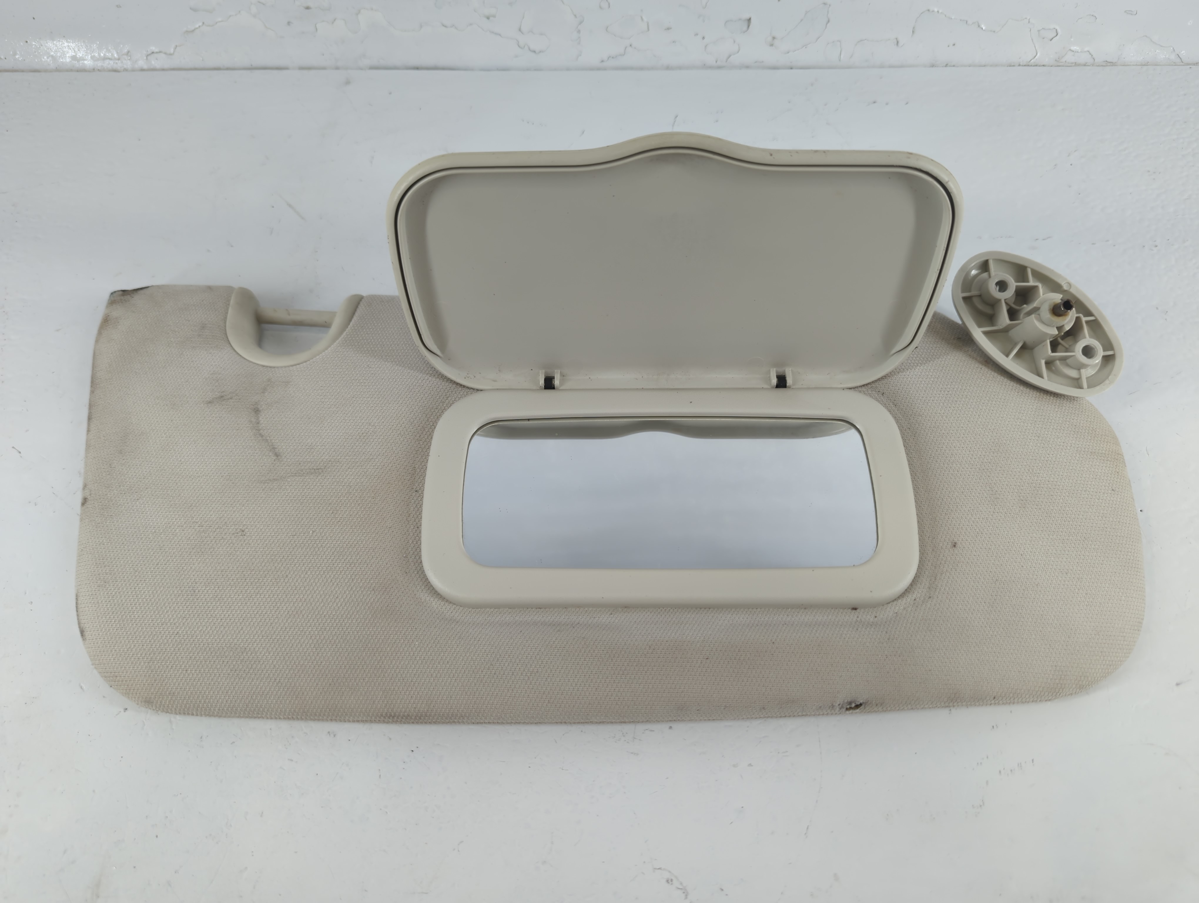 Picture of 2007-2008 Dodge Caliber Passenger Sun Visor Mirror Right Sunvisor 815063