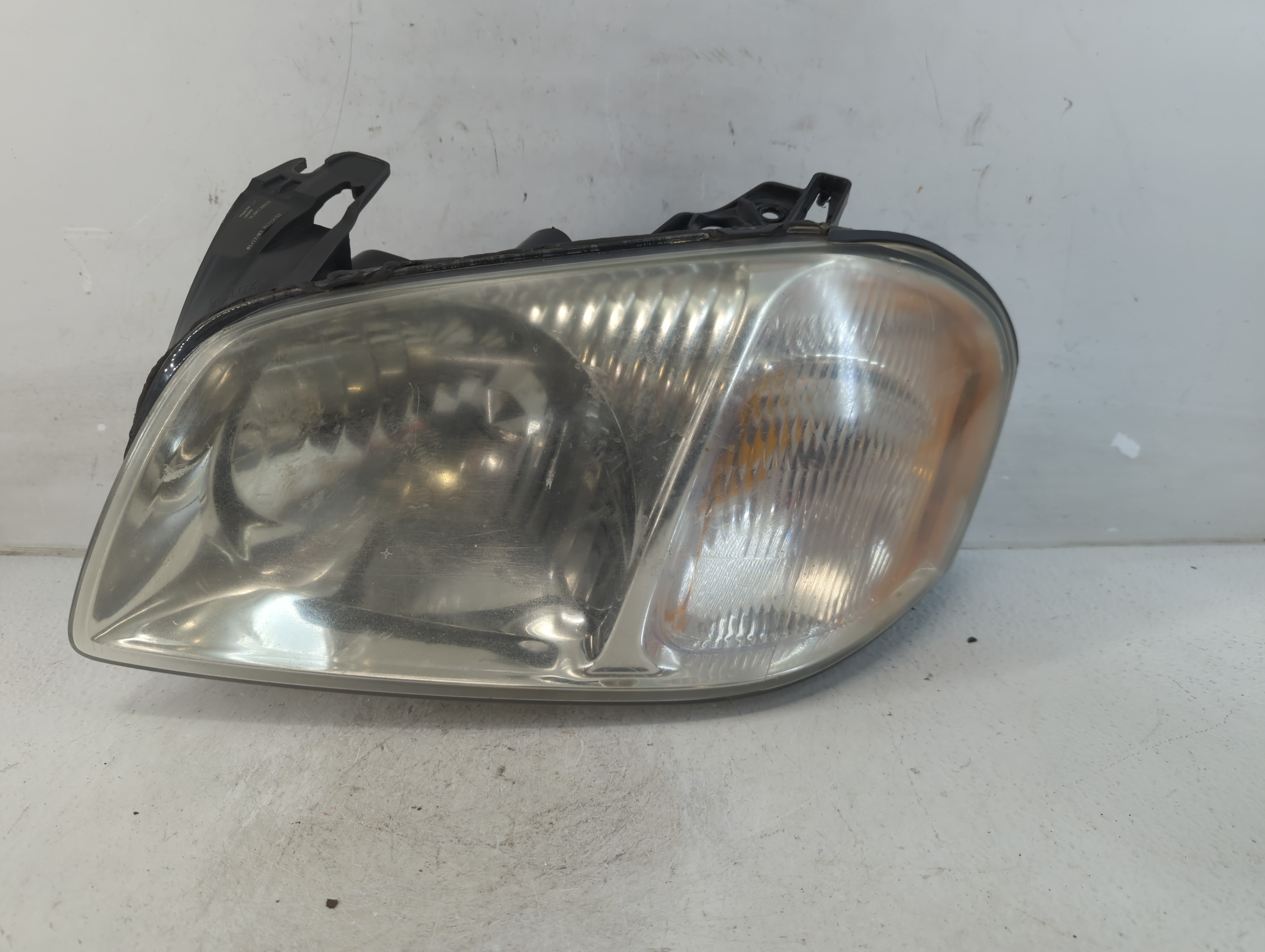 2001-2004 Mazda Tribute Driver Left Oem Head Light Headlight Lamp 815135 - Oemusedautoparts1.com