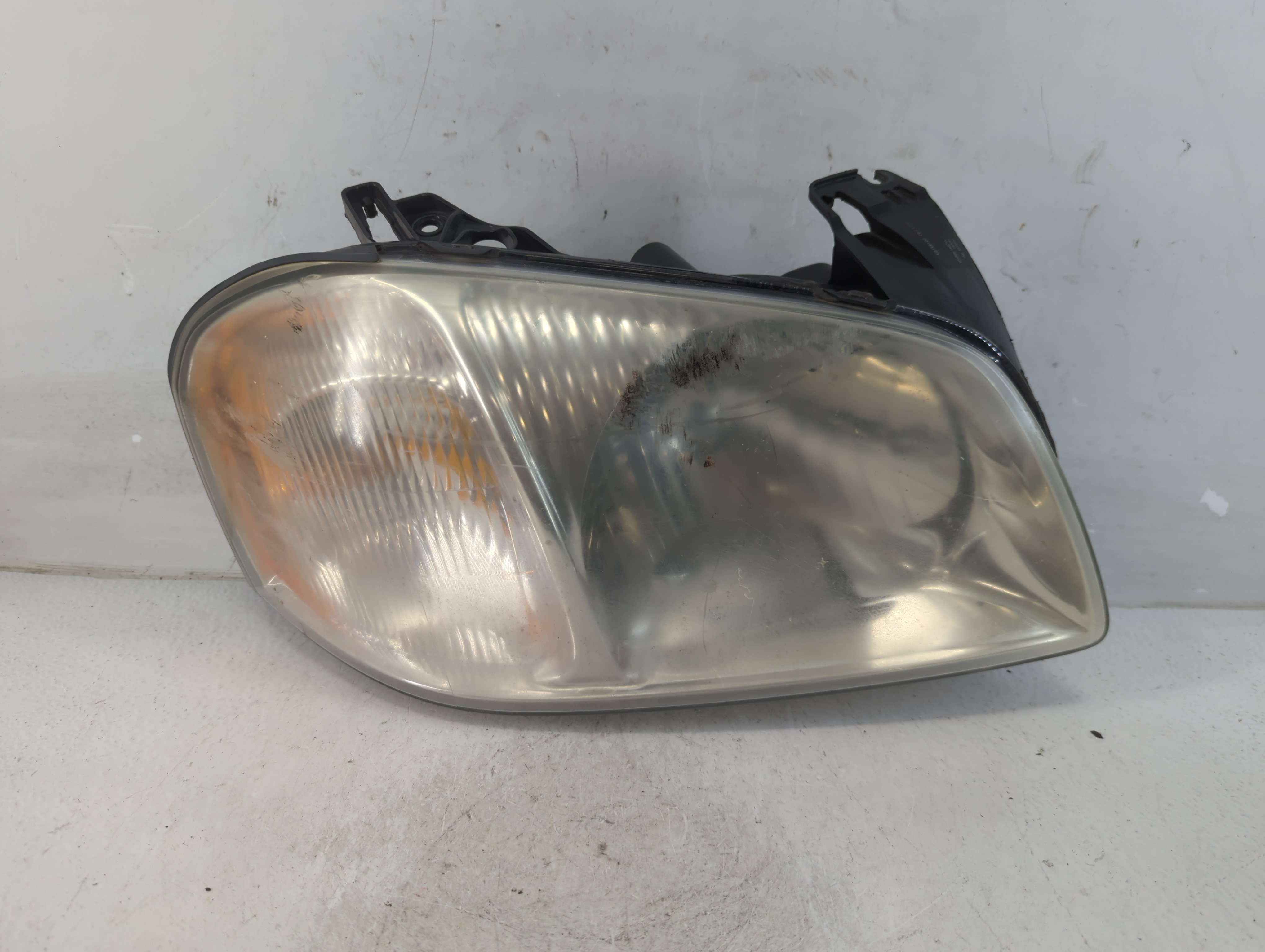 2001-2004 Mazda Tribute Passenger Right Oem Head Light Headlight Lamp 815136 - Oemusedautoparts1.com