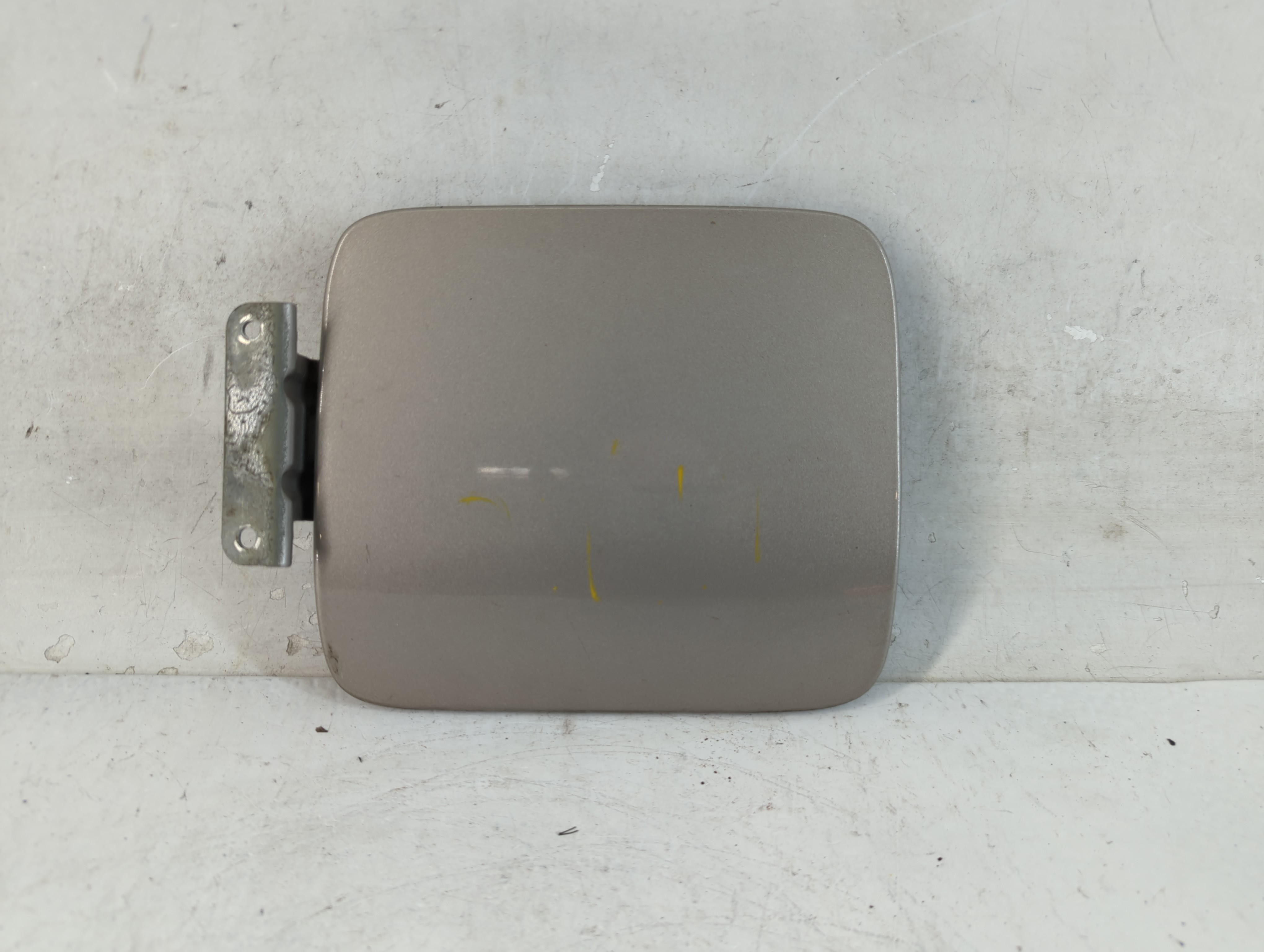 Picture of 2001 Mazda Tribute Fuel Tank Door Lid Gas Tank 815178