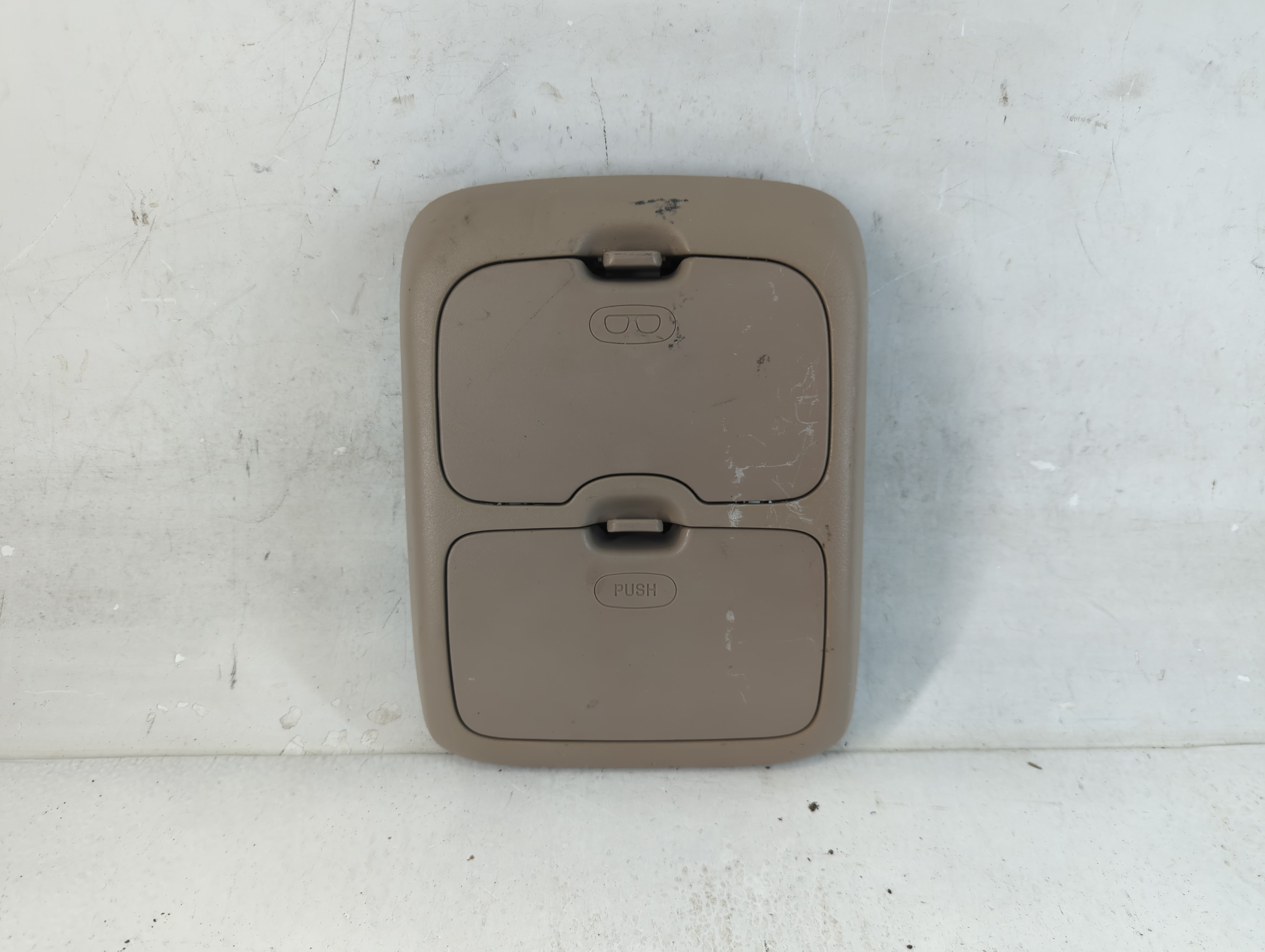 2001-2004 Mazda Tribute Overhead Roof Console Interior Dome Light 815196 - Oemusedautoparts1.com