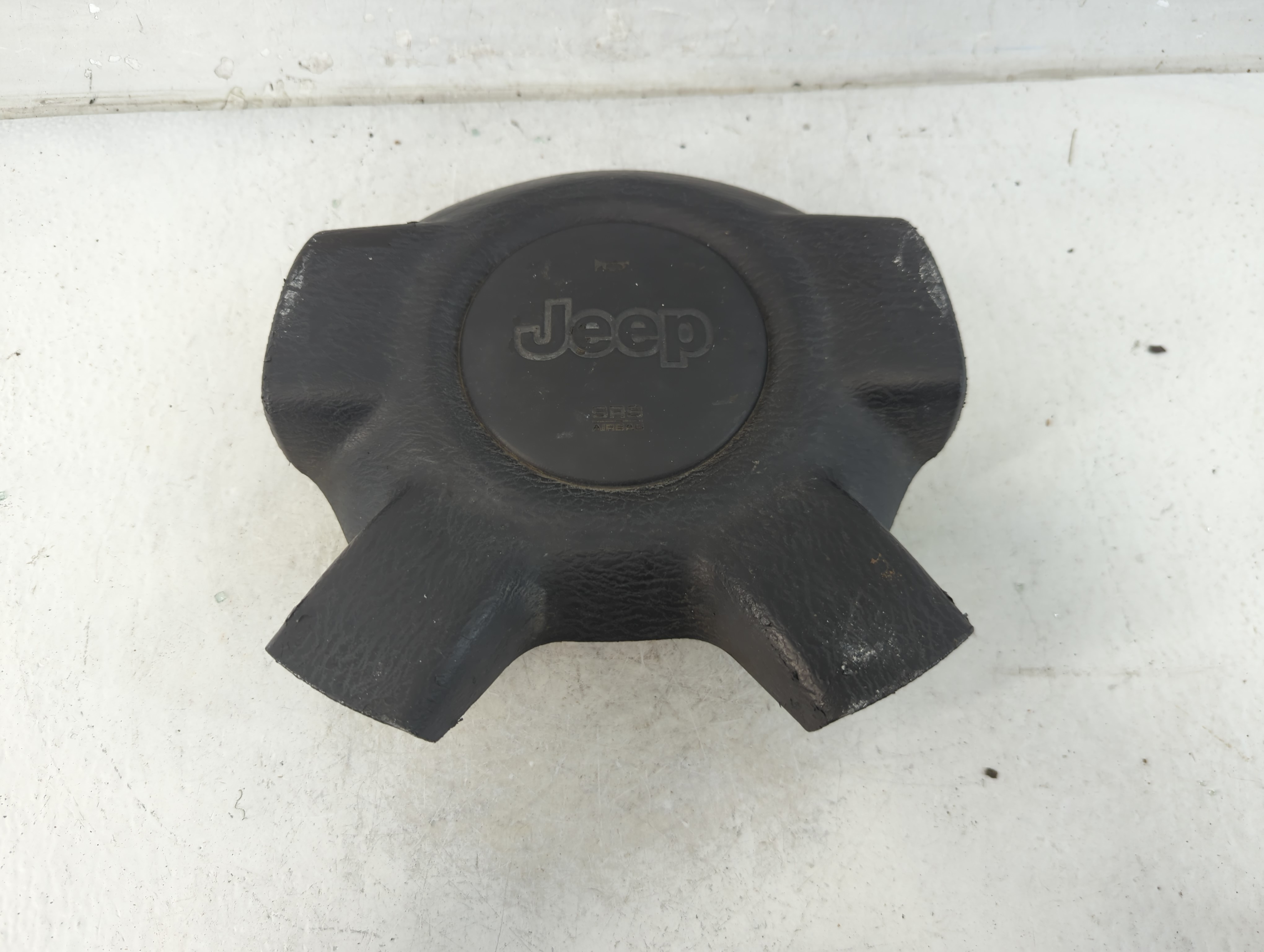 Picture of 2004-2004 Jeep Liberty Air Bag Driver Left Steering Wheel Mounted 815627