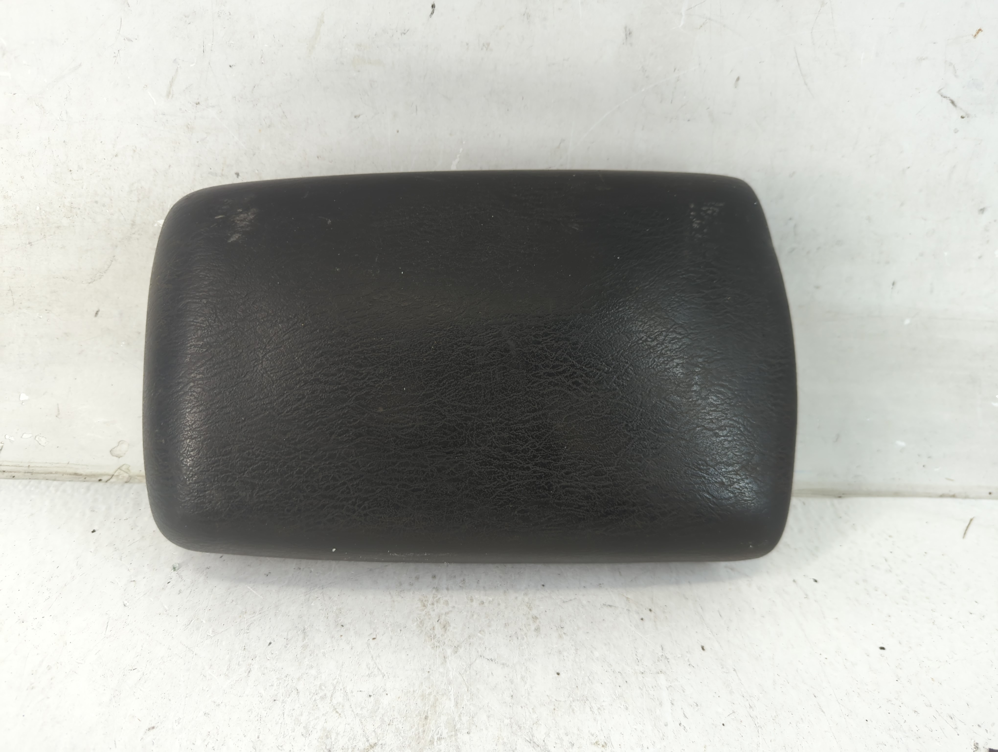 Picture of 2002-2004 Jeep Liberty Center Console Armrest Cover Lid Black 815640