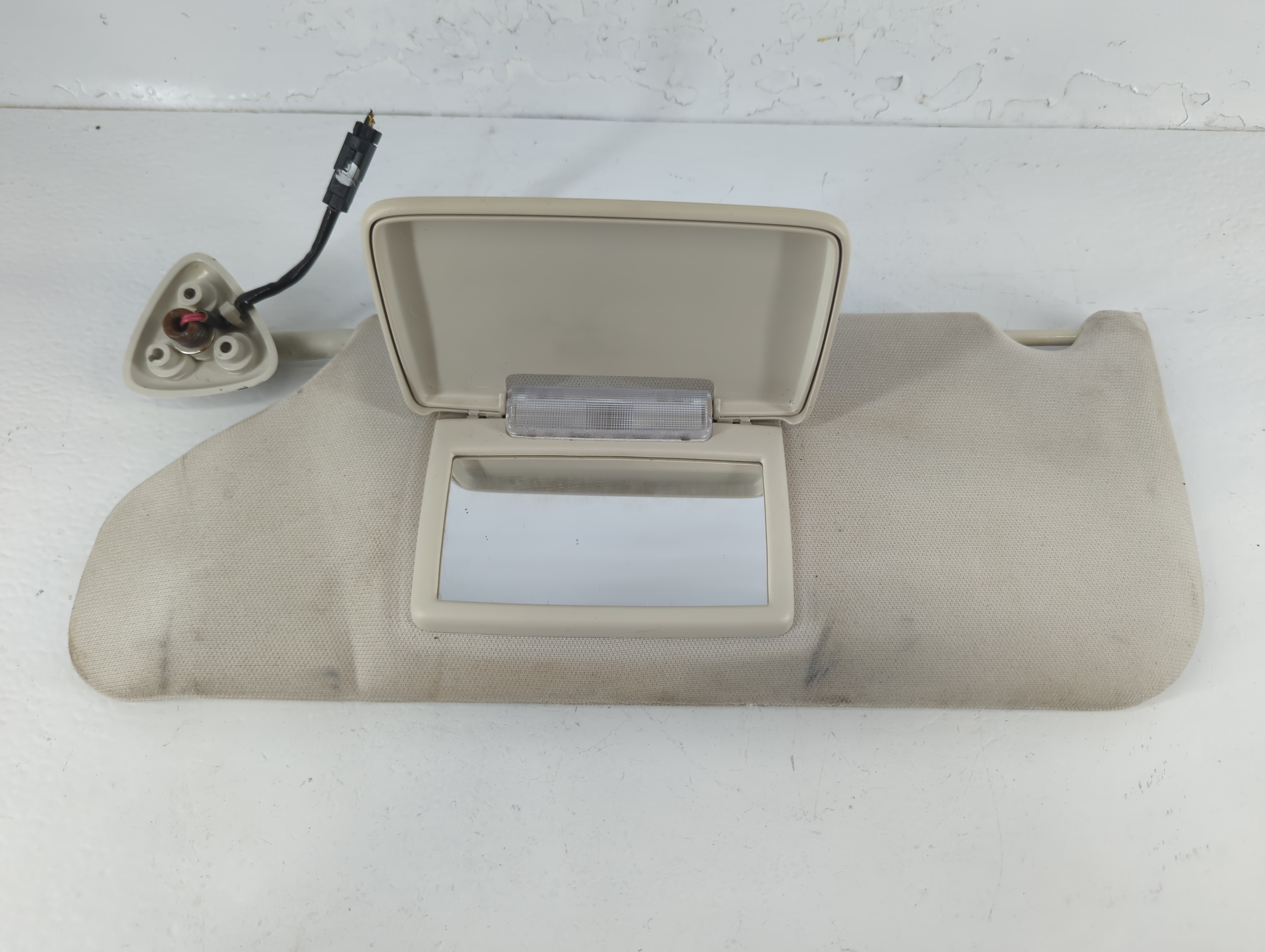 Picture of 2008-2010 Chrysler 300 Driver Sun Visor Mirror Left Sunvisor 815771