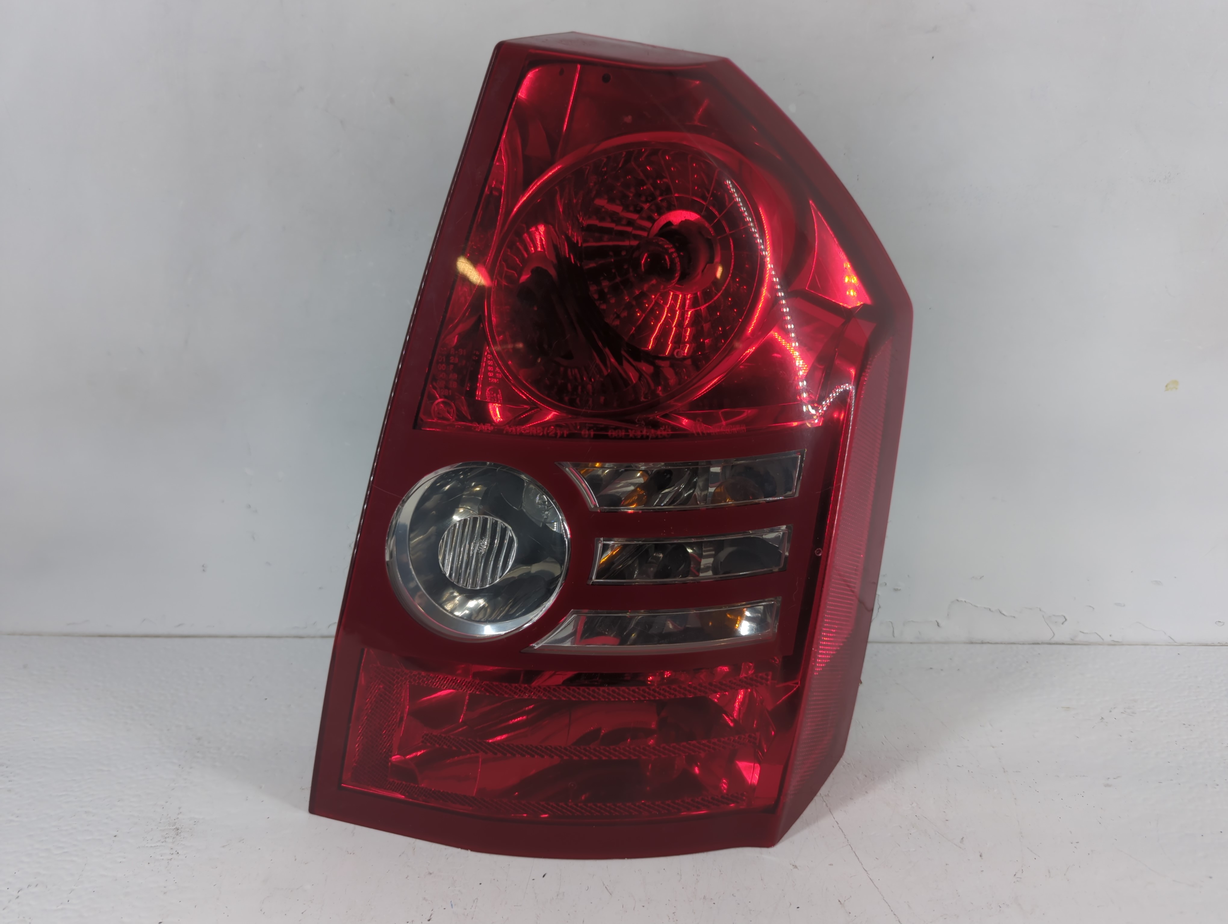 Picture of 2008-2010 Chrysler 300 Passenger Right Side Tail Light Taillight Oem 815775