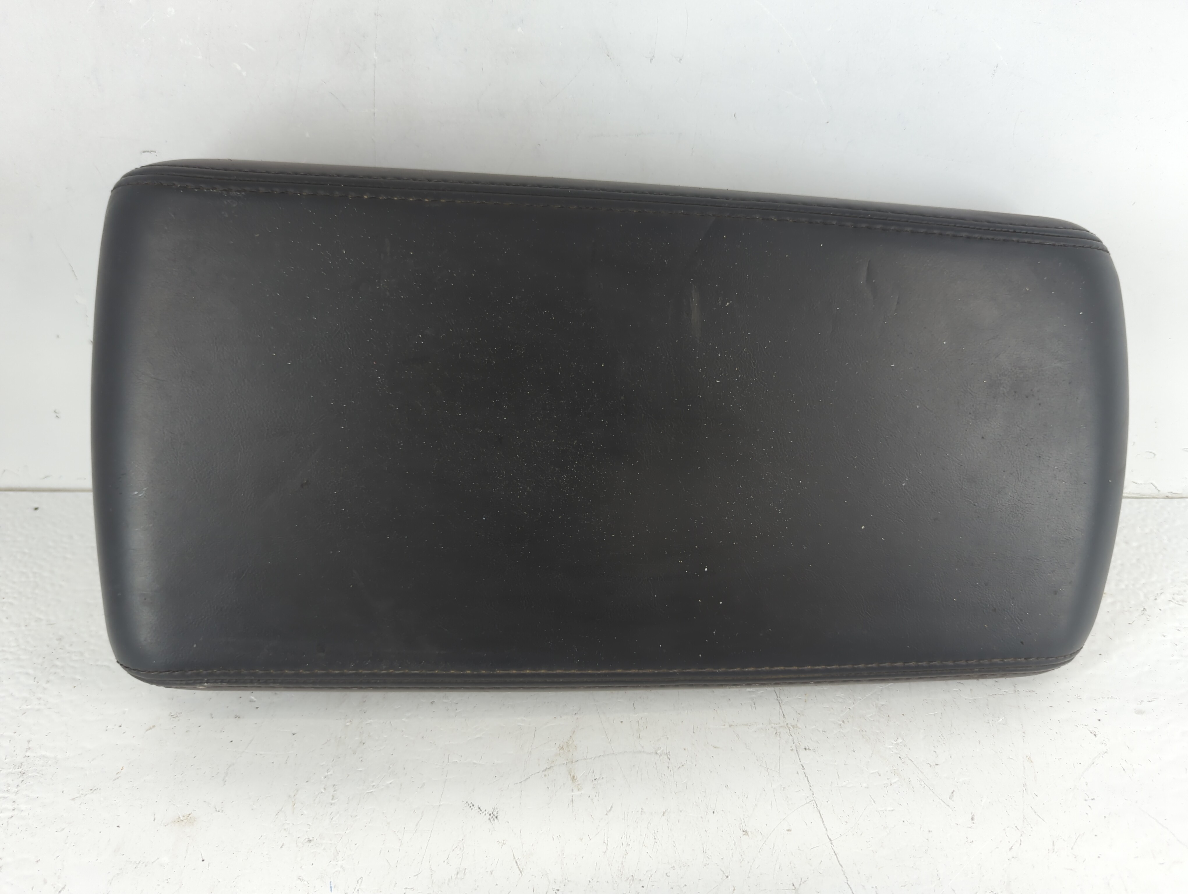 Picture of 2008-2010 Chrysler 300 Center Console Armrest Cover Lid Black 815779