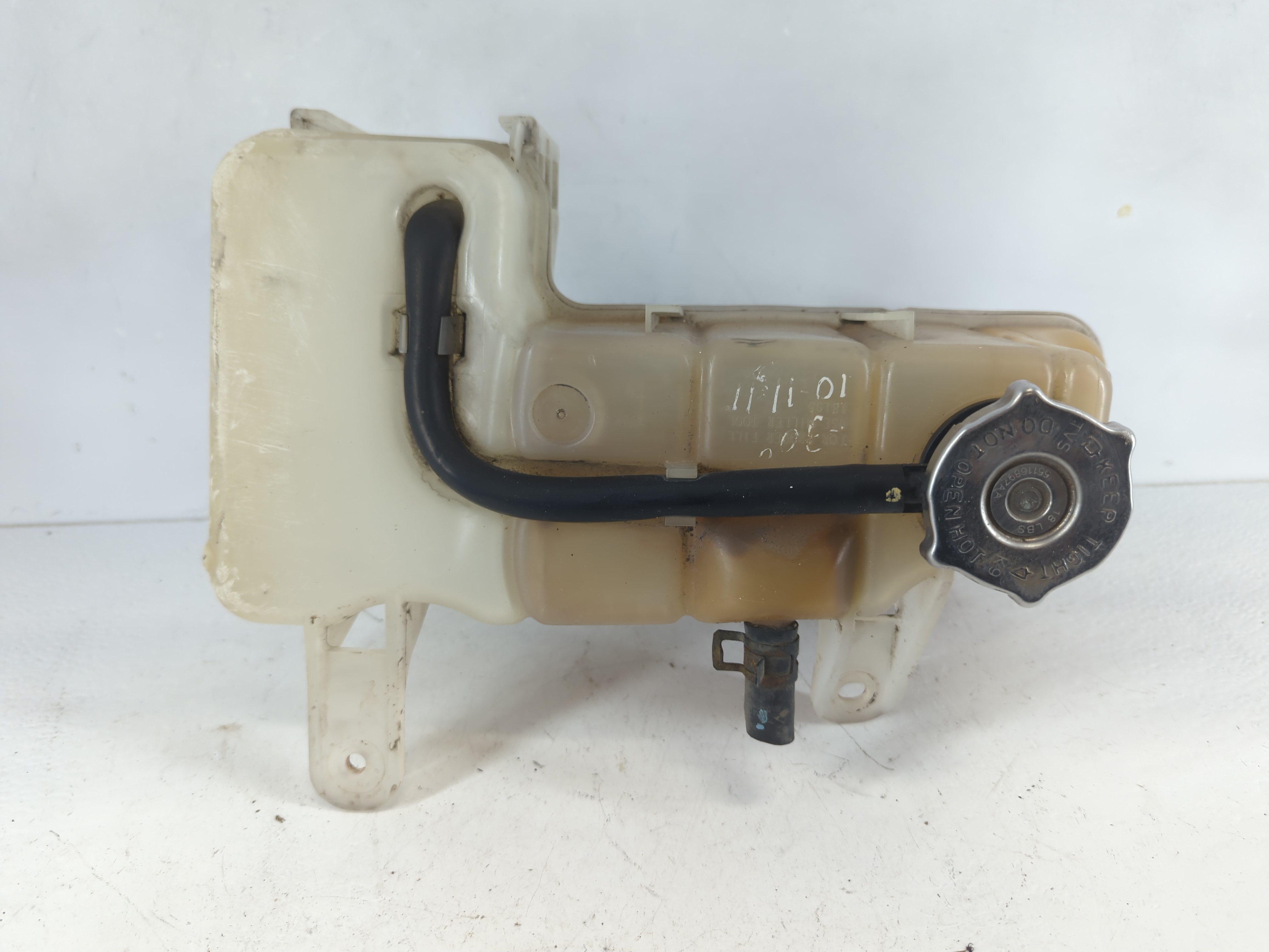 2006-2010 Chrysler 300 Radiator Coolant Overflow Expansion Tank Bottle 815793 - Oemusedautoparts1.com