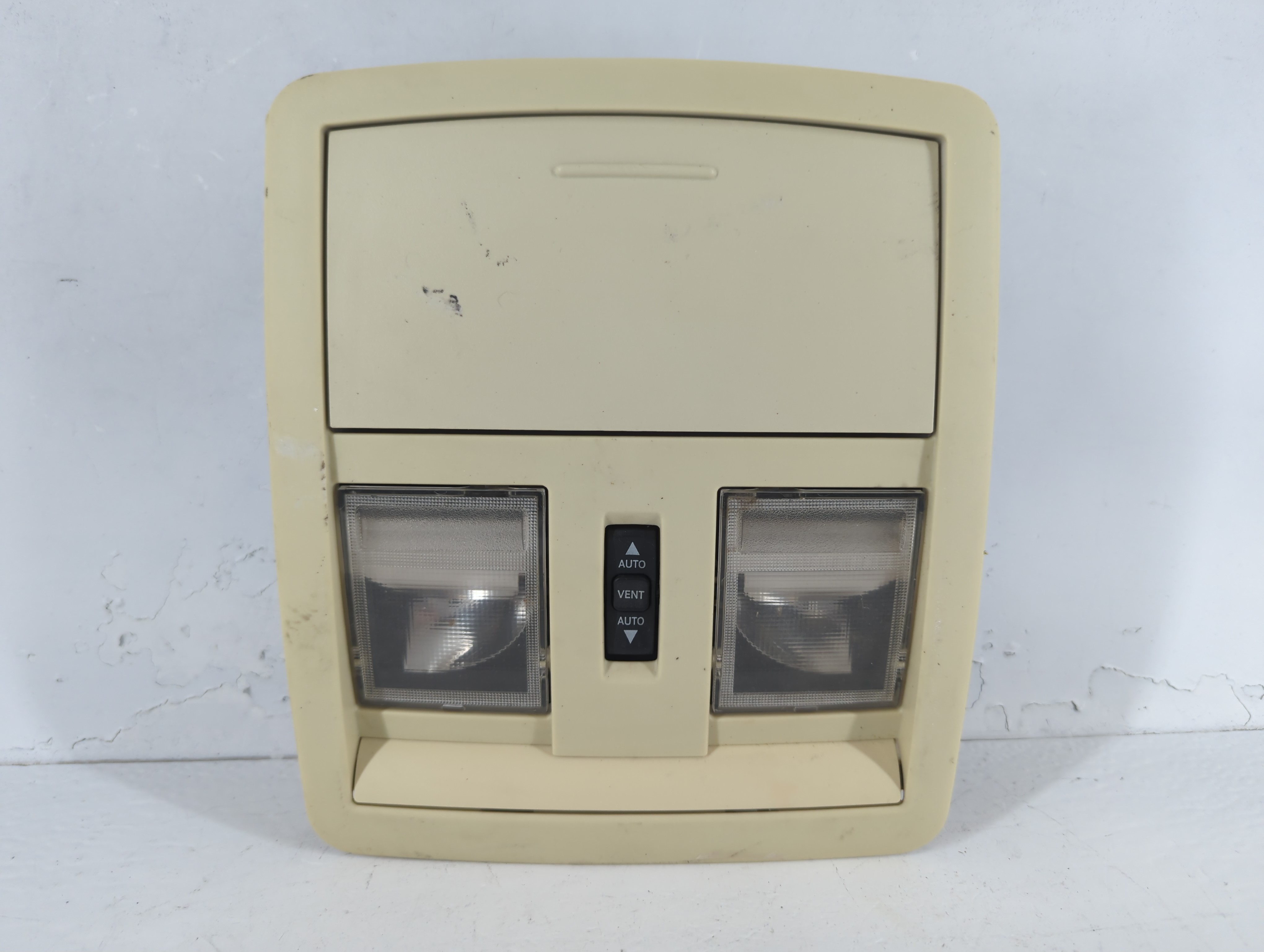 Picture of 2008-2010 Chrysler 300 Overhead Roof Console Interior Dome Light 815829