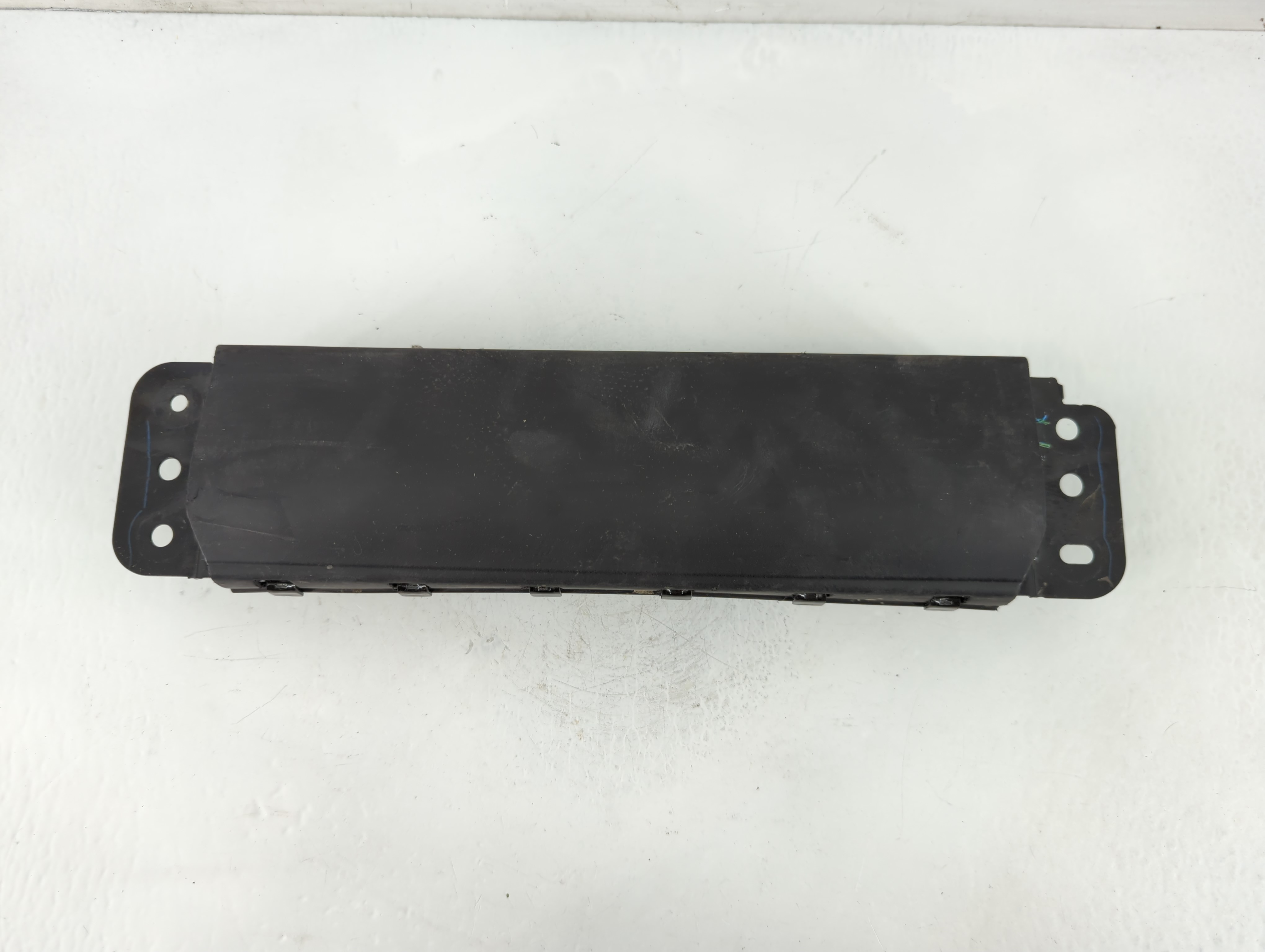 2017-2022 Chrysler Pacifica Air Bag Driver Left Knee Oem 815979 - Oemusedautoparts1.com