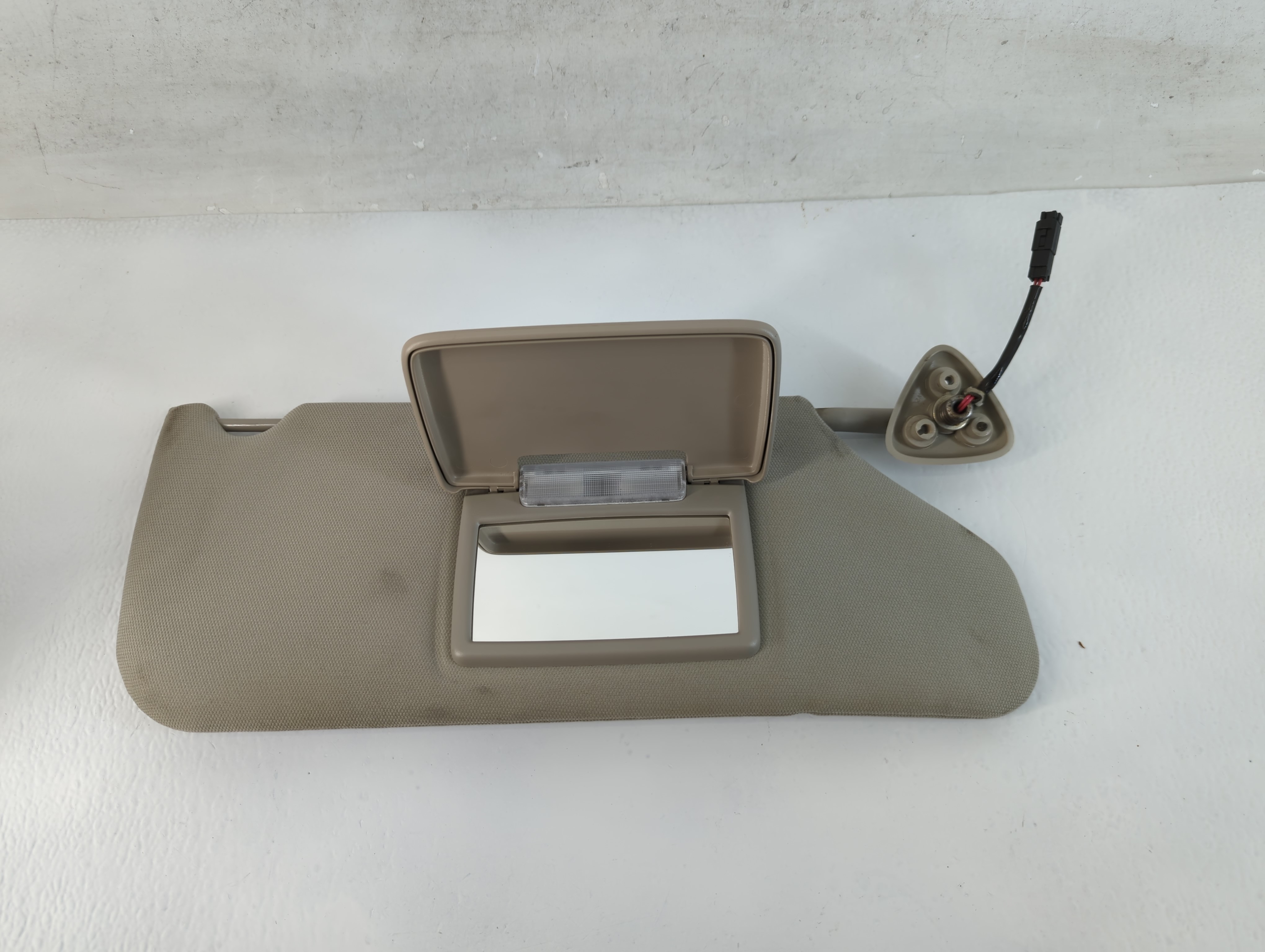 2005-2007 Chrysler 300 Passenger Sun Visor Mirror Right Sunvisor 816585 - Oemusedautoparts1.com