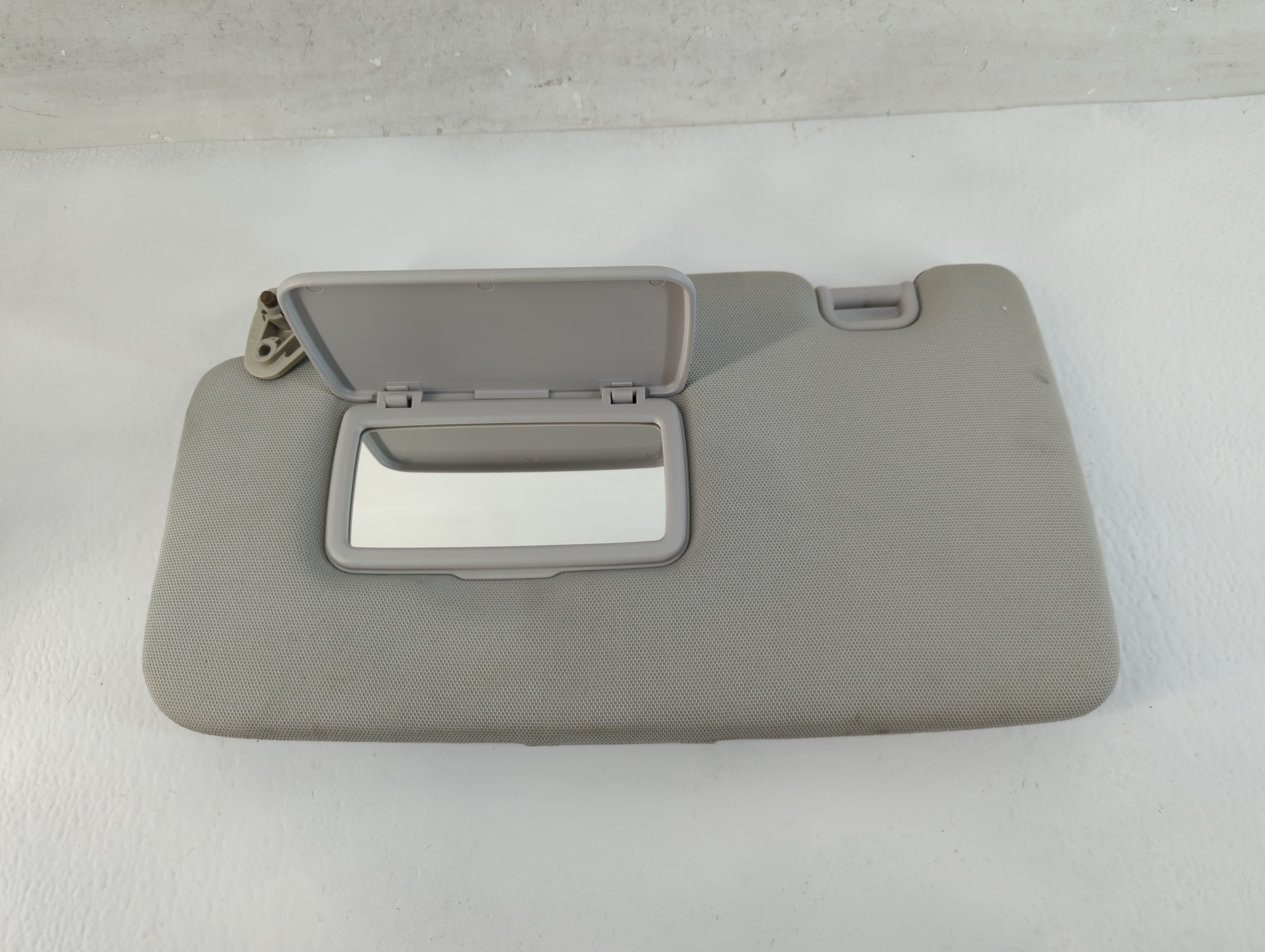 Picture of 2016 Subaru Forester Driver Sun Visor Mirror Left Sunvisor Pale Grey 816586