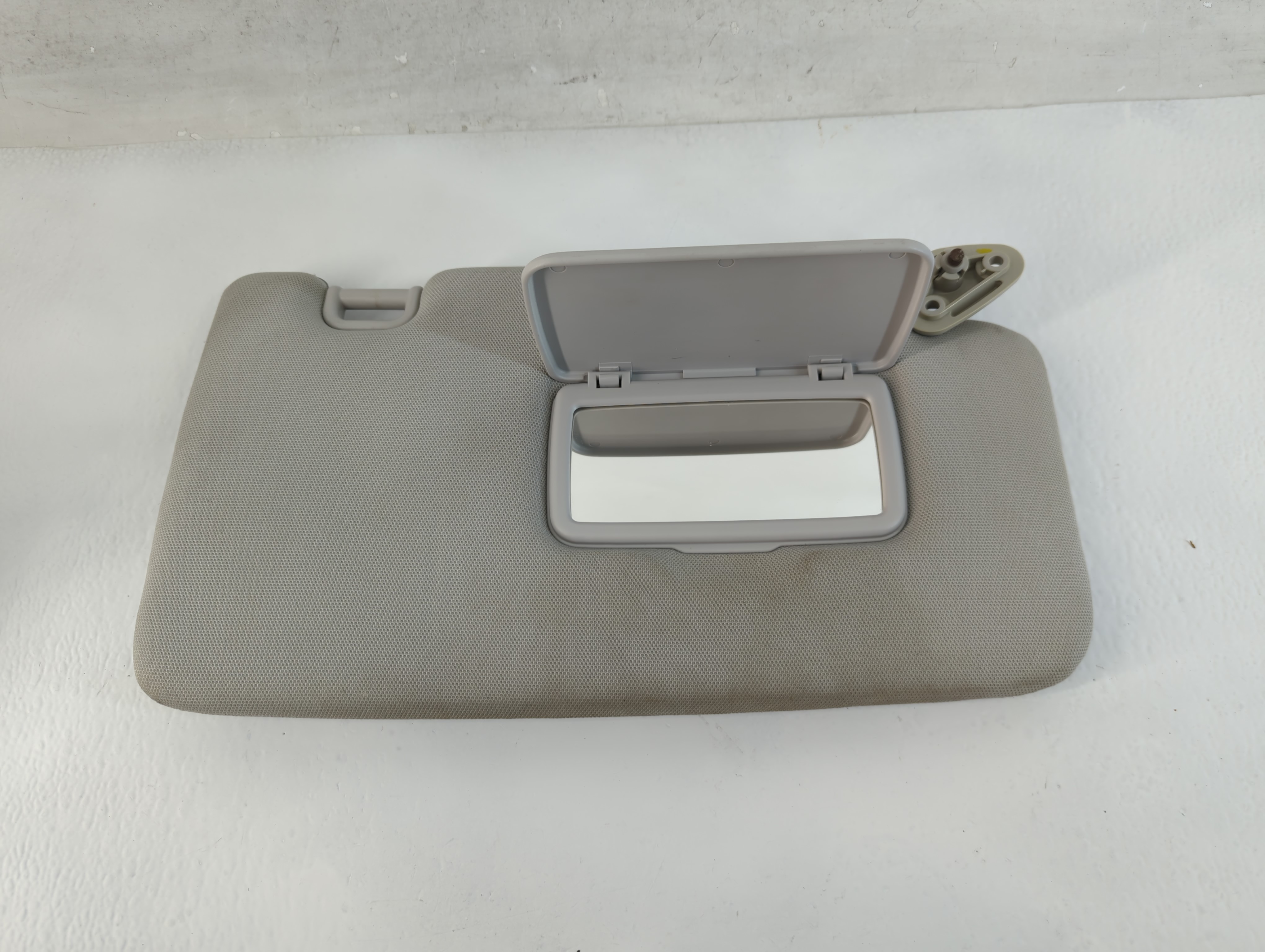 2014-2016 Subaru Forester Passenger Sun Visor Mirror Right Sunvisor 816587 - Oemusedautoparts1.com