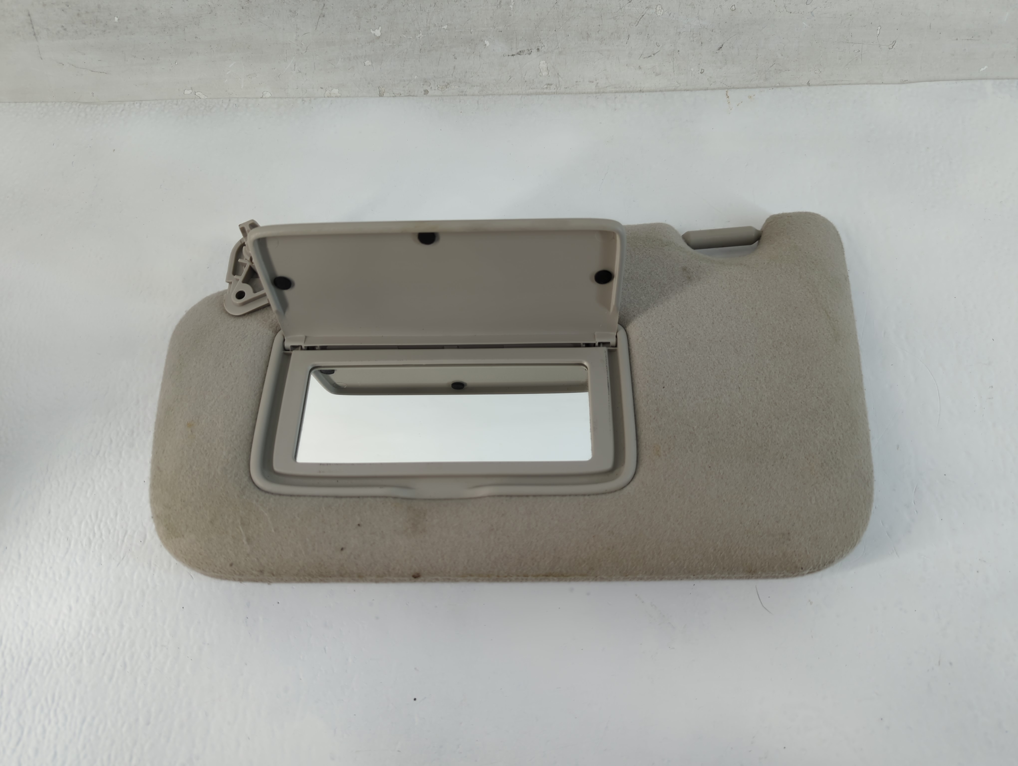 Picture of 2013-2019 Nissan Sentra Driver Sun Visor Mirror Left Sunvisor Beige 816594