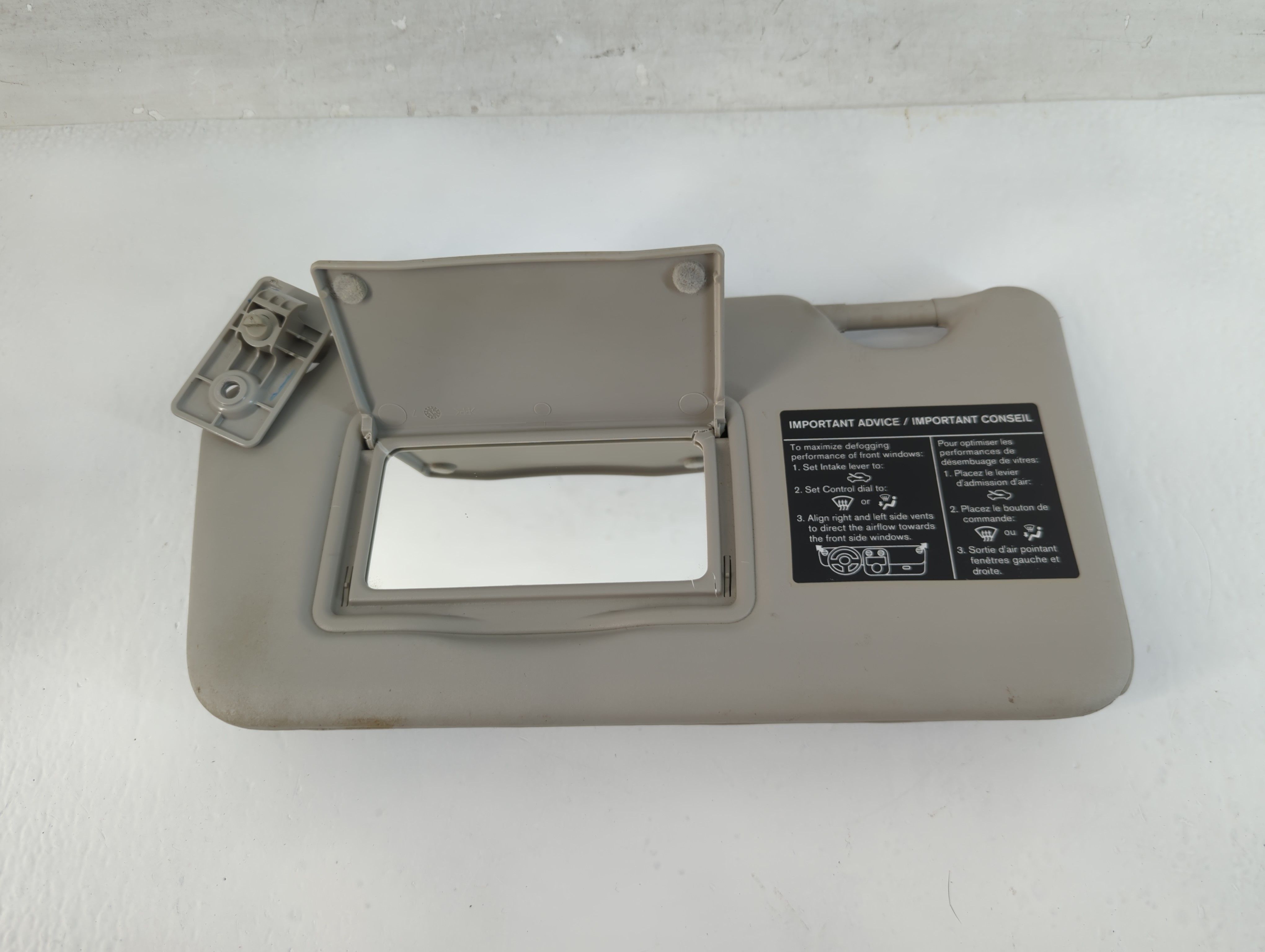 Picture of 2015-2015 Nissan Versa Driver Sun Visor Mirror Left Sunvisor Beige 816599