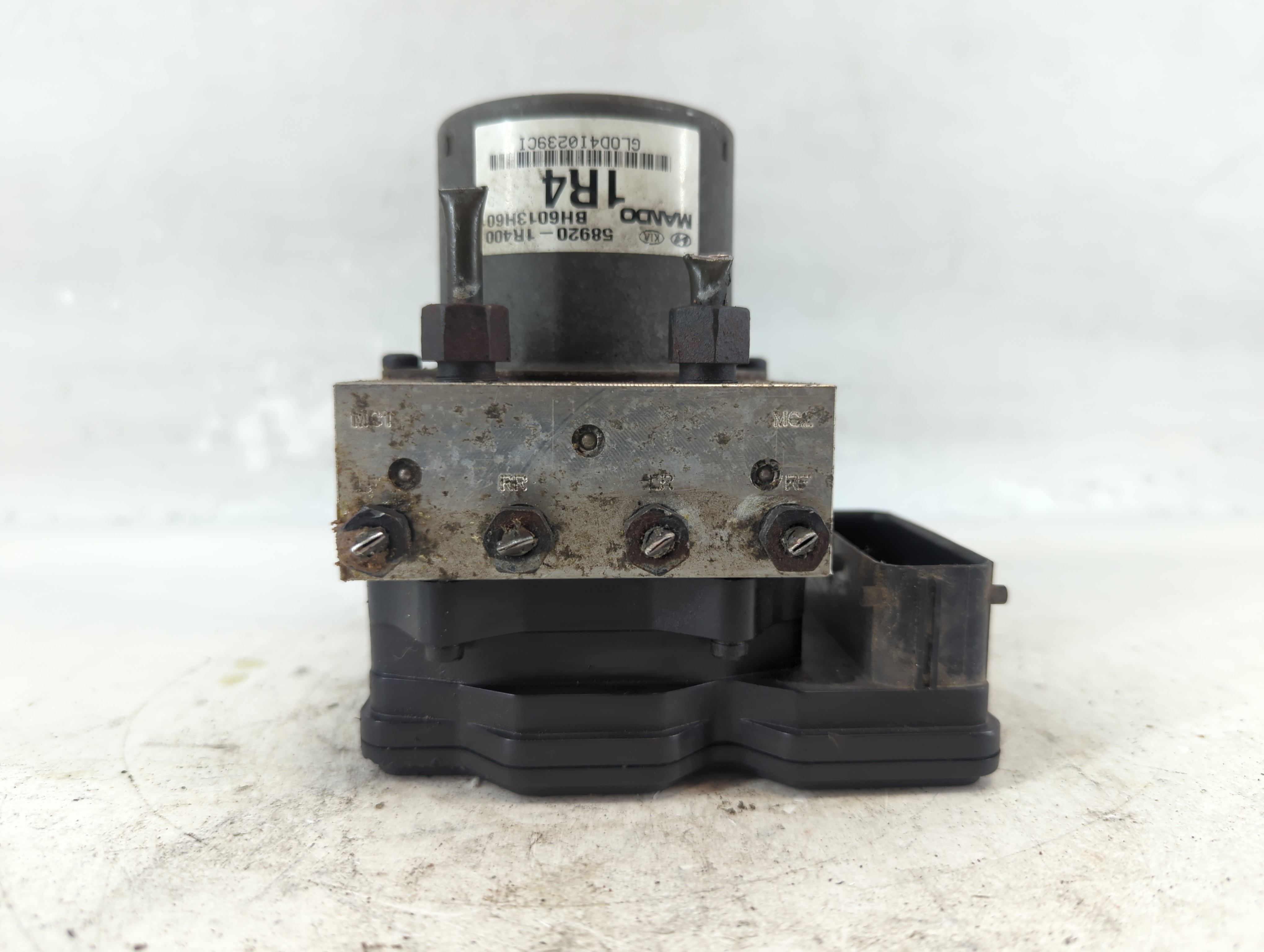 2013-2014 Hyundai Accent Abs Pump Control Module 816633 - Oemusedautoparts1.com