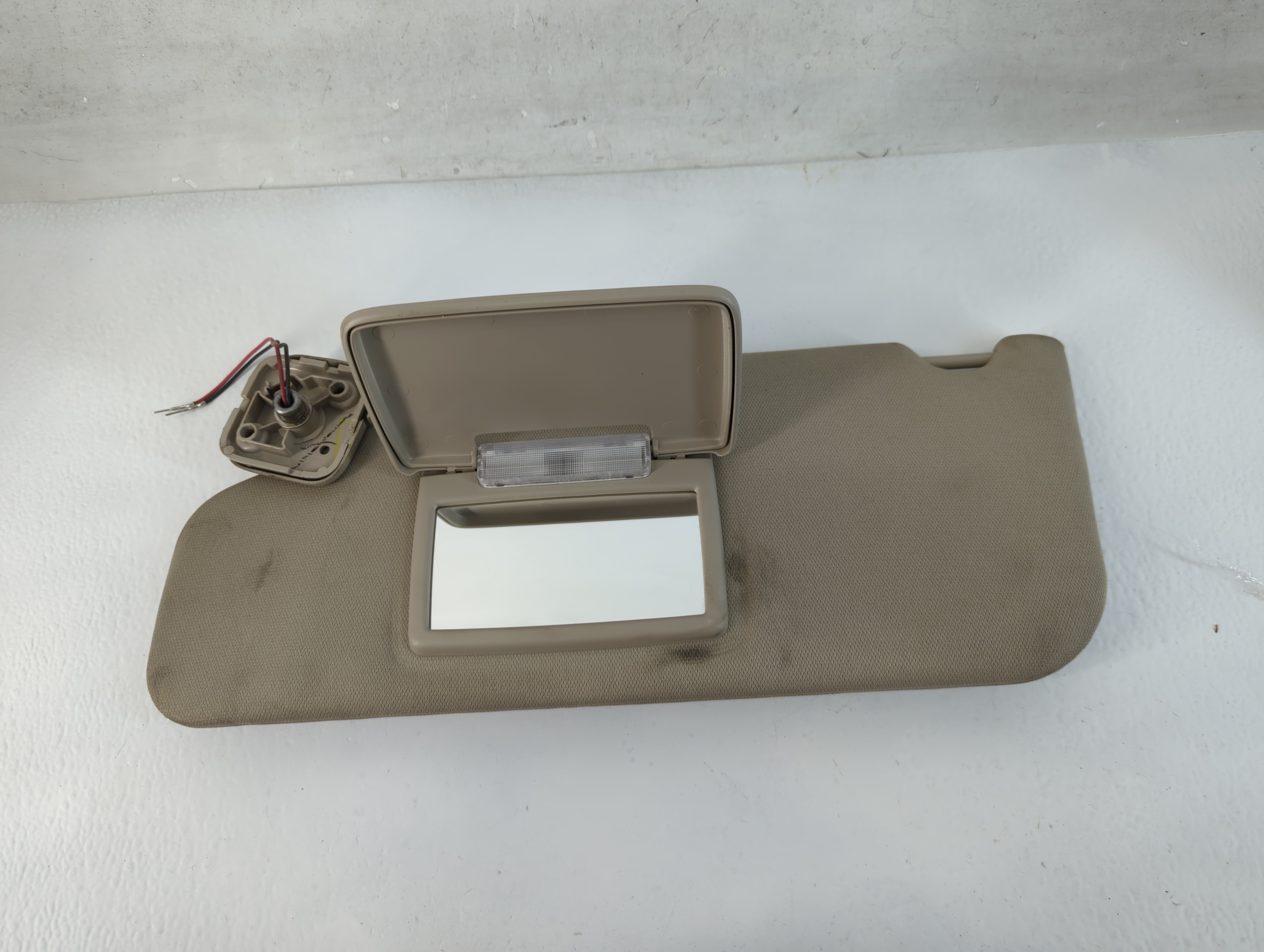2011-2014 Ford Edge Driver Sun Visor Mirror Left Sunvisor Beige 816671 - Oemusedautoparts1.com