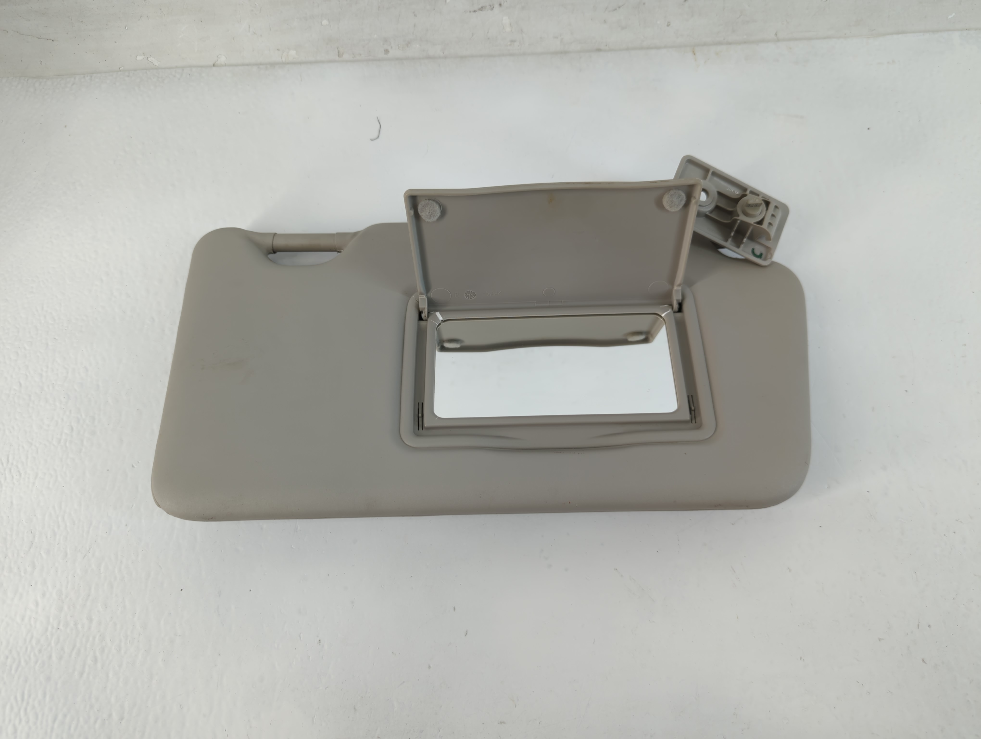 Picture of 2012-2015 Nissan Versa Passenger Sun Visor Mirror Right Sunvisor Grey 816709