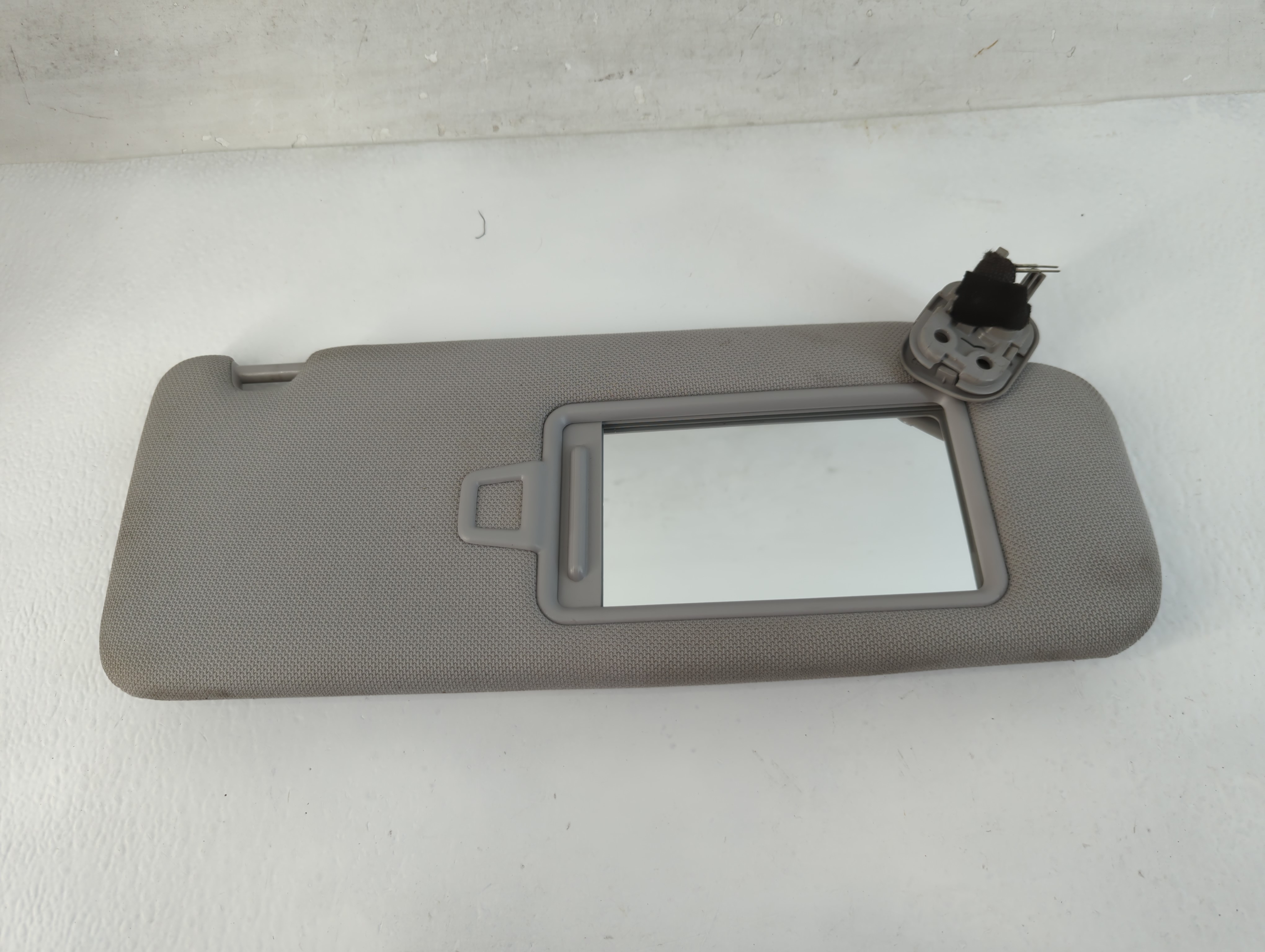 2015-2019 Hyundai Sonata Passenger Sun Visor Mirror Right Sunvisor Grey 816712 - Oemusedautoparts1.com
