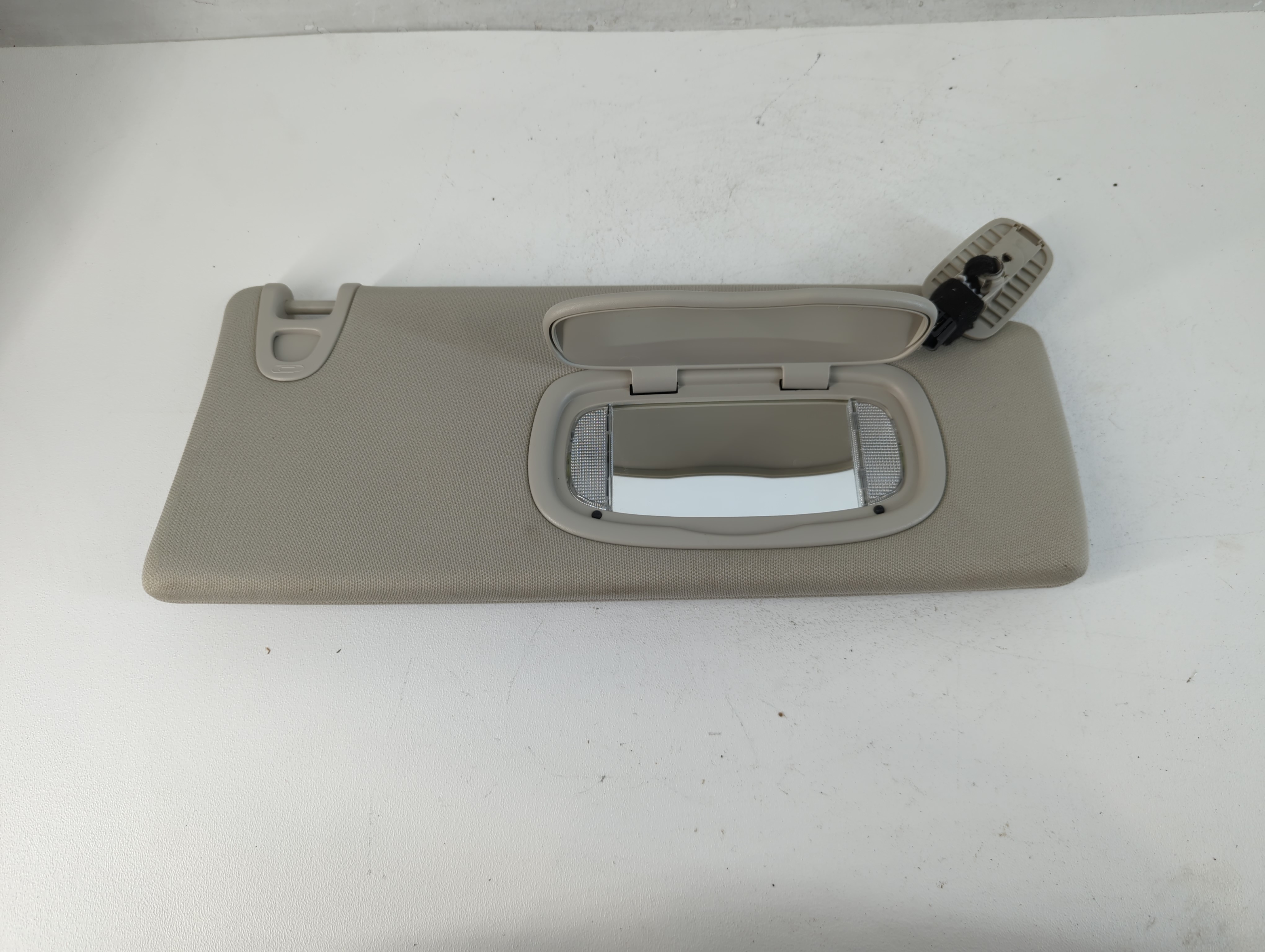 2014-2018 Jeep Cherokee Passenger Sun Visor Mirror Right Sunvisor Grey 816722 - Oemusedautoparts1.com
