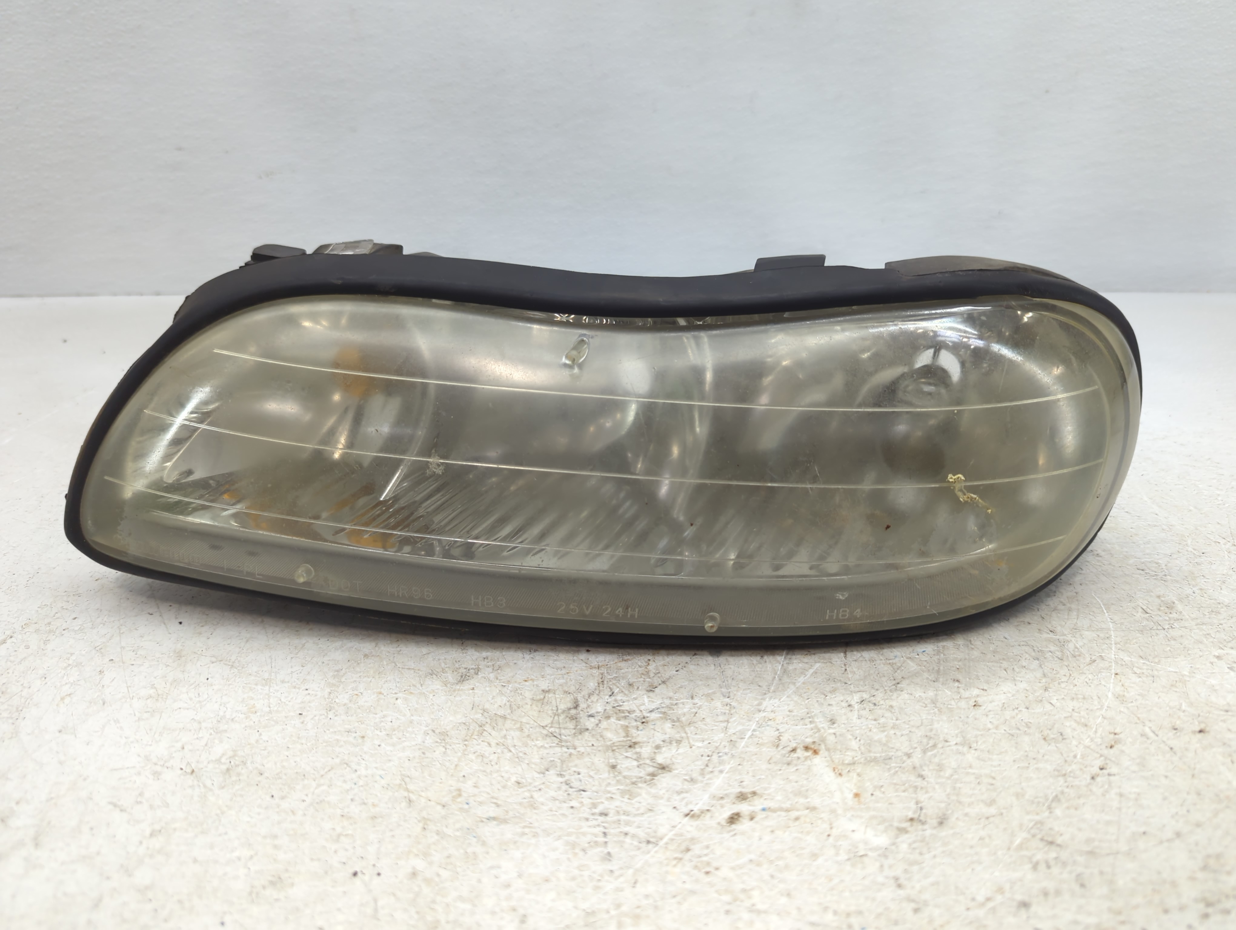 1997-2005 Chevrolet Malibu Passenger Right Oem Head Light Headlight Lamp 816733 - Oemusedautoparts1.com