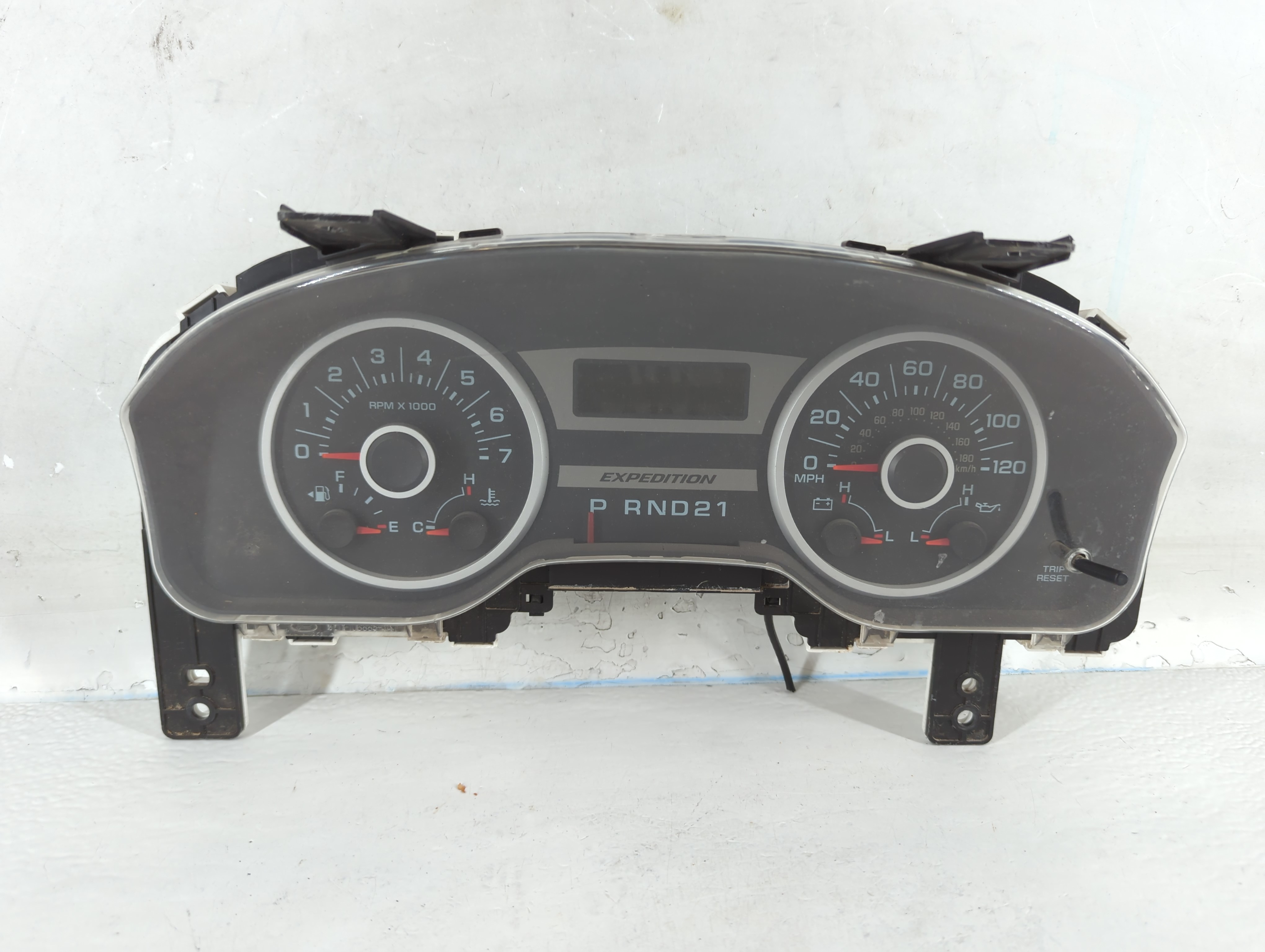 2005-2006 Ford Expedition Speedometer Instrument Cluster Gauges 816805 - Oemusedautoparts1.com