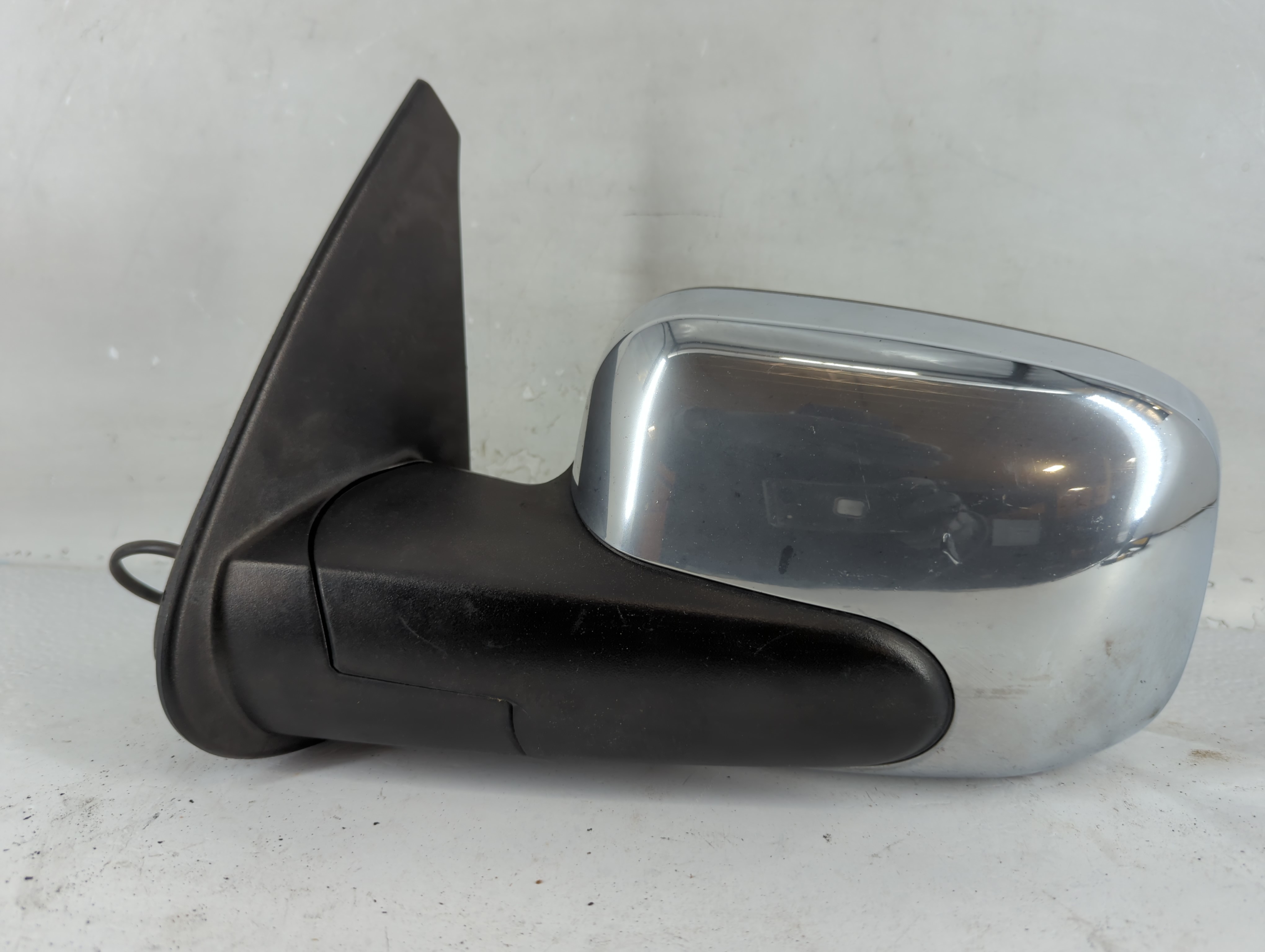 1998-2002 Toyota Corolla Driver Left Side View Power Door Mirror Chrome 816821 - Oemusedautoparts1.com