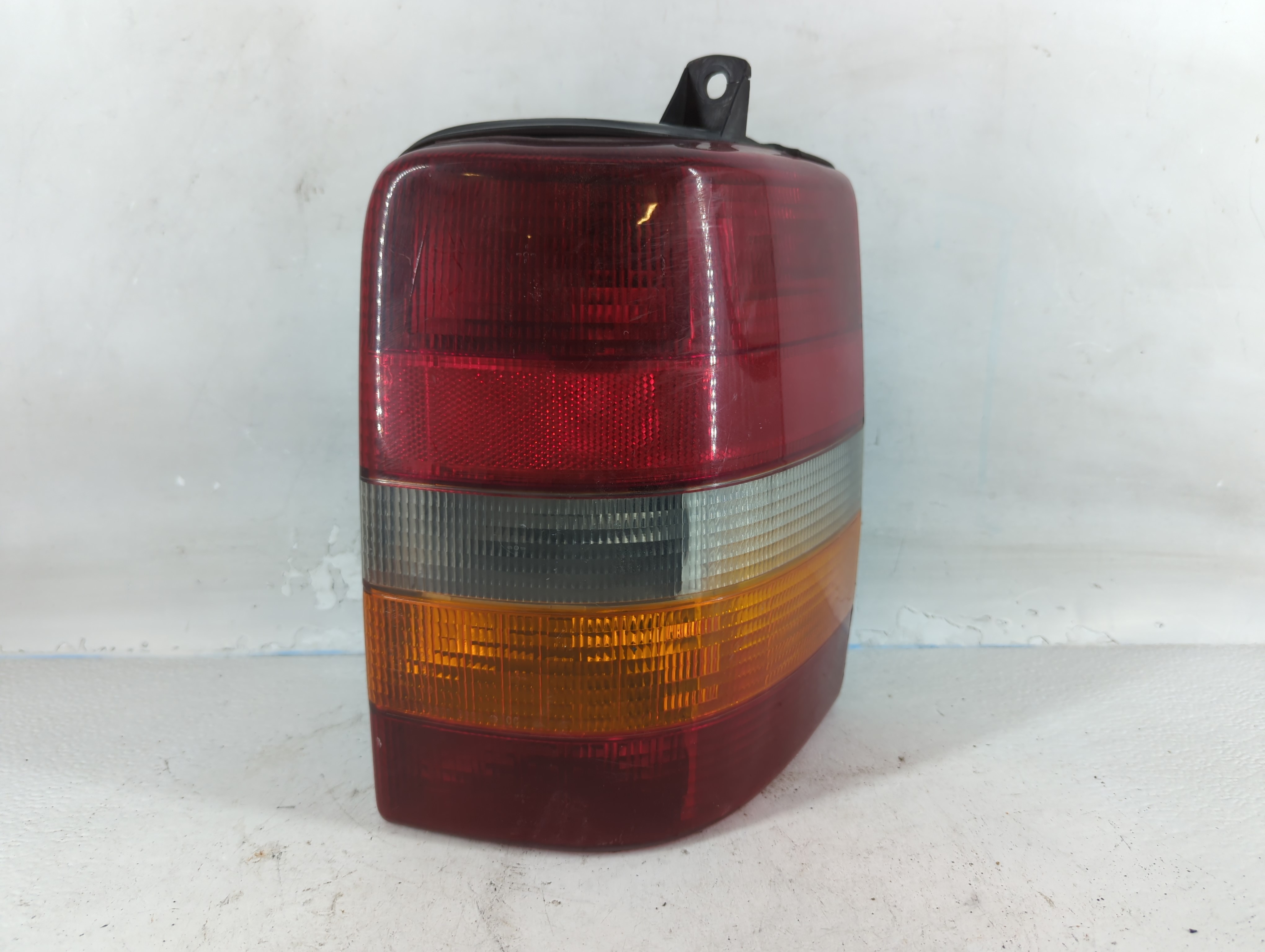 1993 Jeep Grand Cherokee Passenger Right Side Tail Light Taillight Oem 816843 - Oemusedautoparts1.com