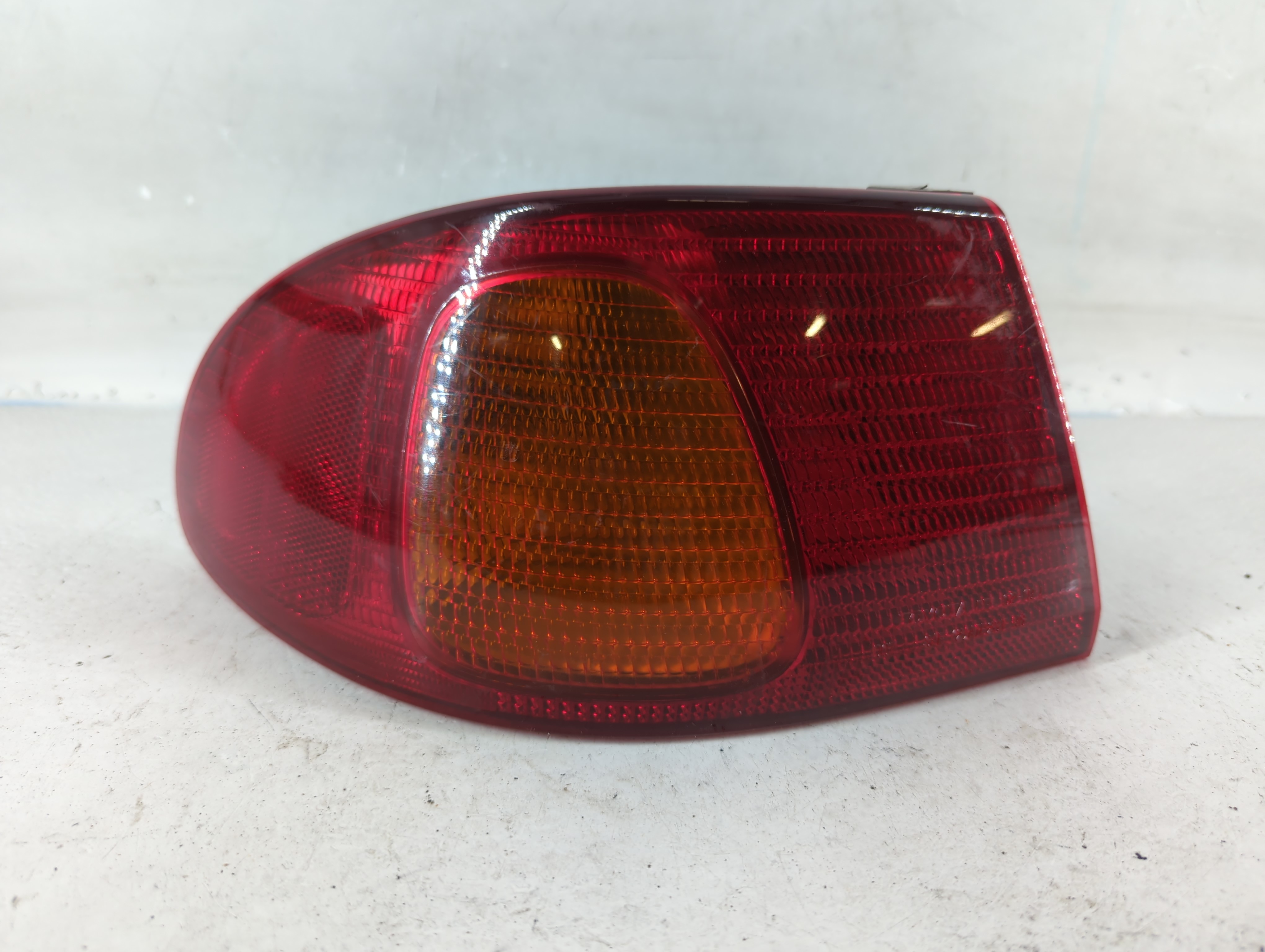 2001-2002 Toyota Corolla Driver Left Side Tail Light Taillight Oem 816853 - Oemusedautoparts1.com