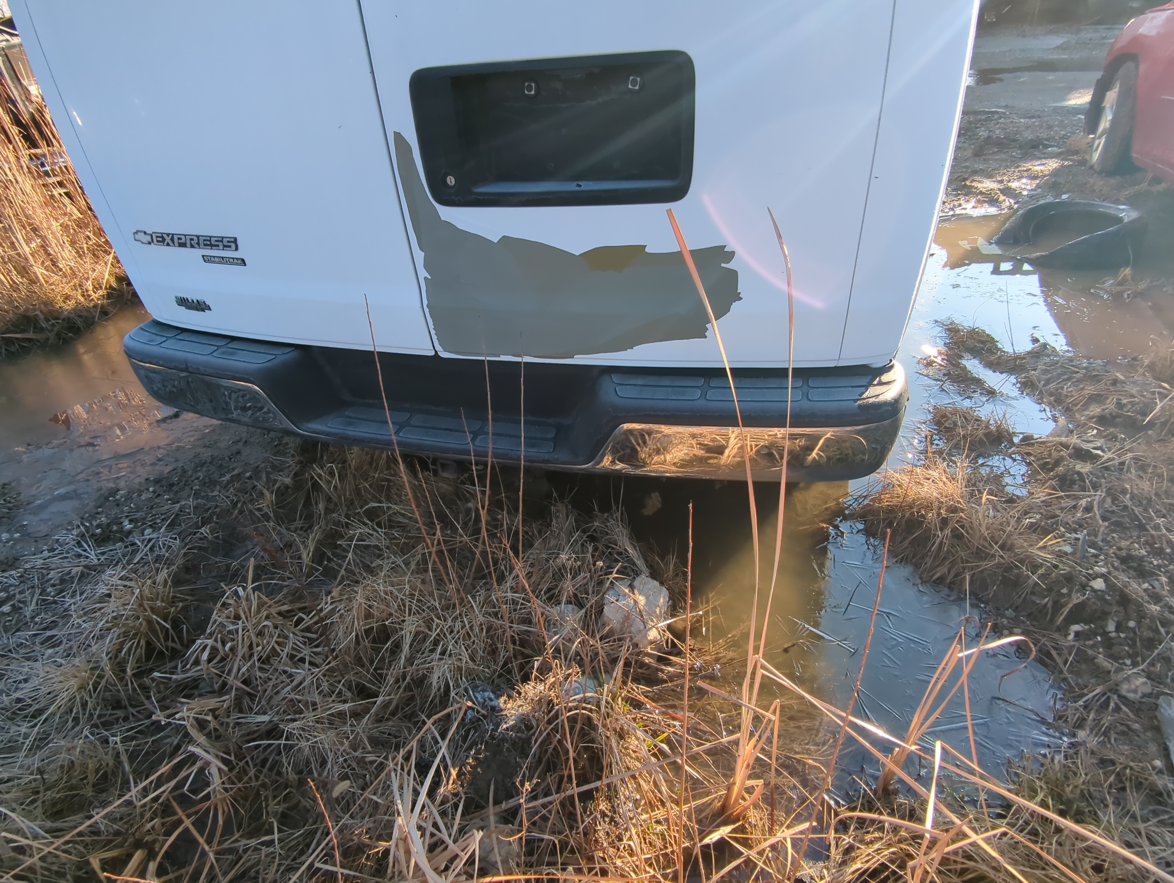 Picture of Chevrolet Express 3500 Van Rear Bumper Assembly Oem 817058