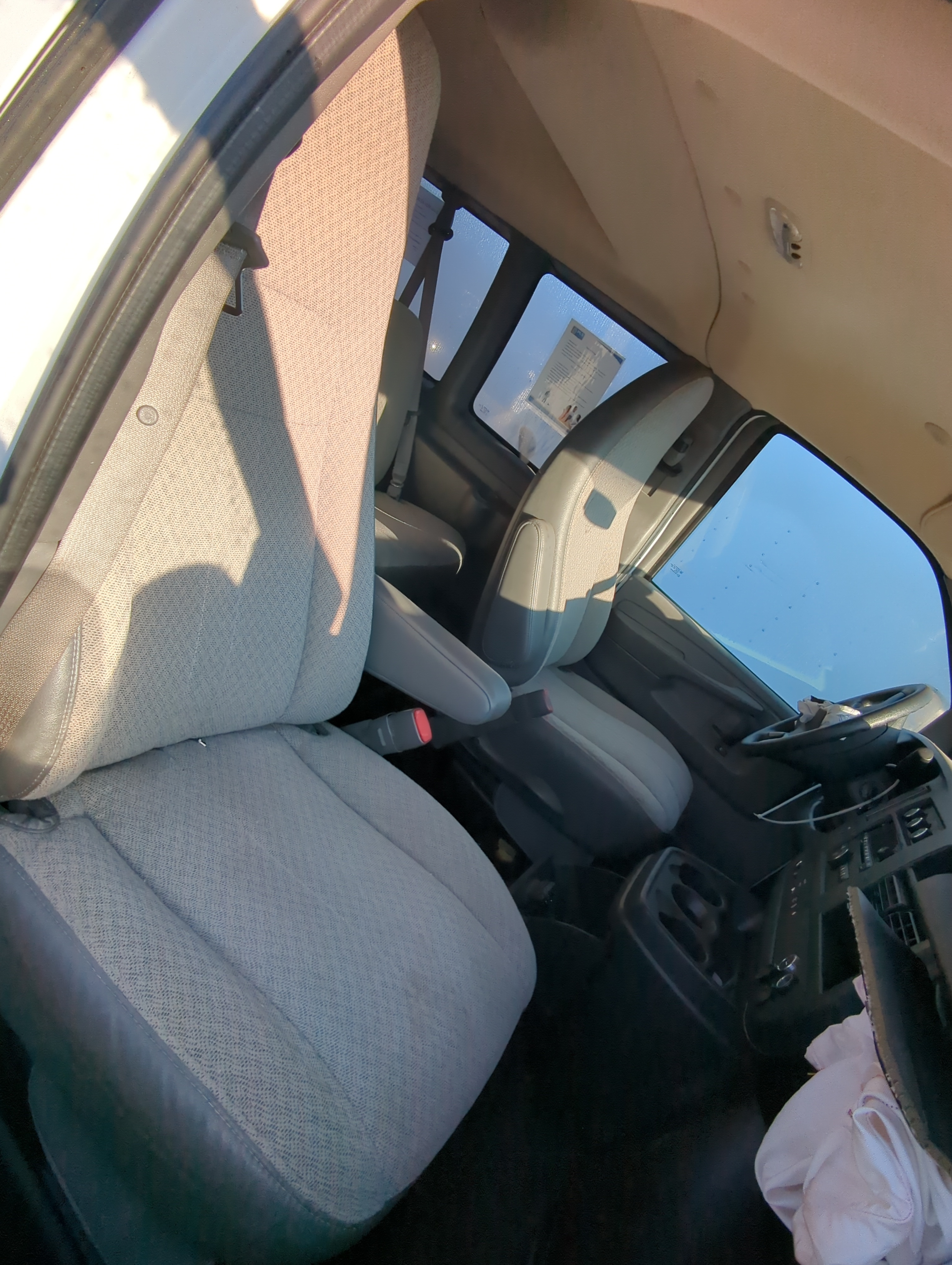 Picture of Chevrolet Express 3500 Van Passenger Front Seat Oem 817134