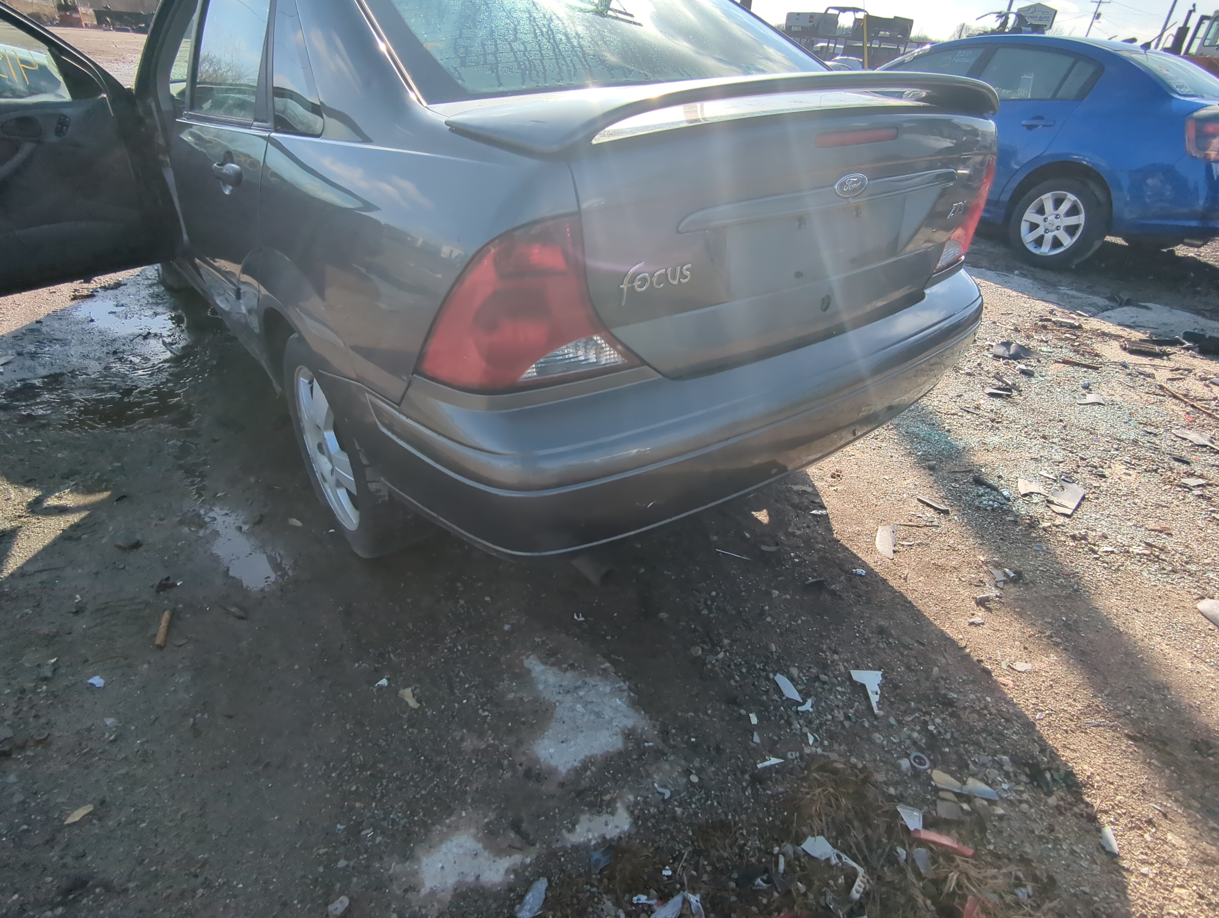 Picture of 2000-2004 Ford Focus Rear Bumper Assembly Oem 817316