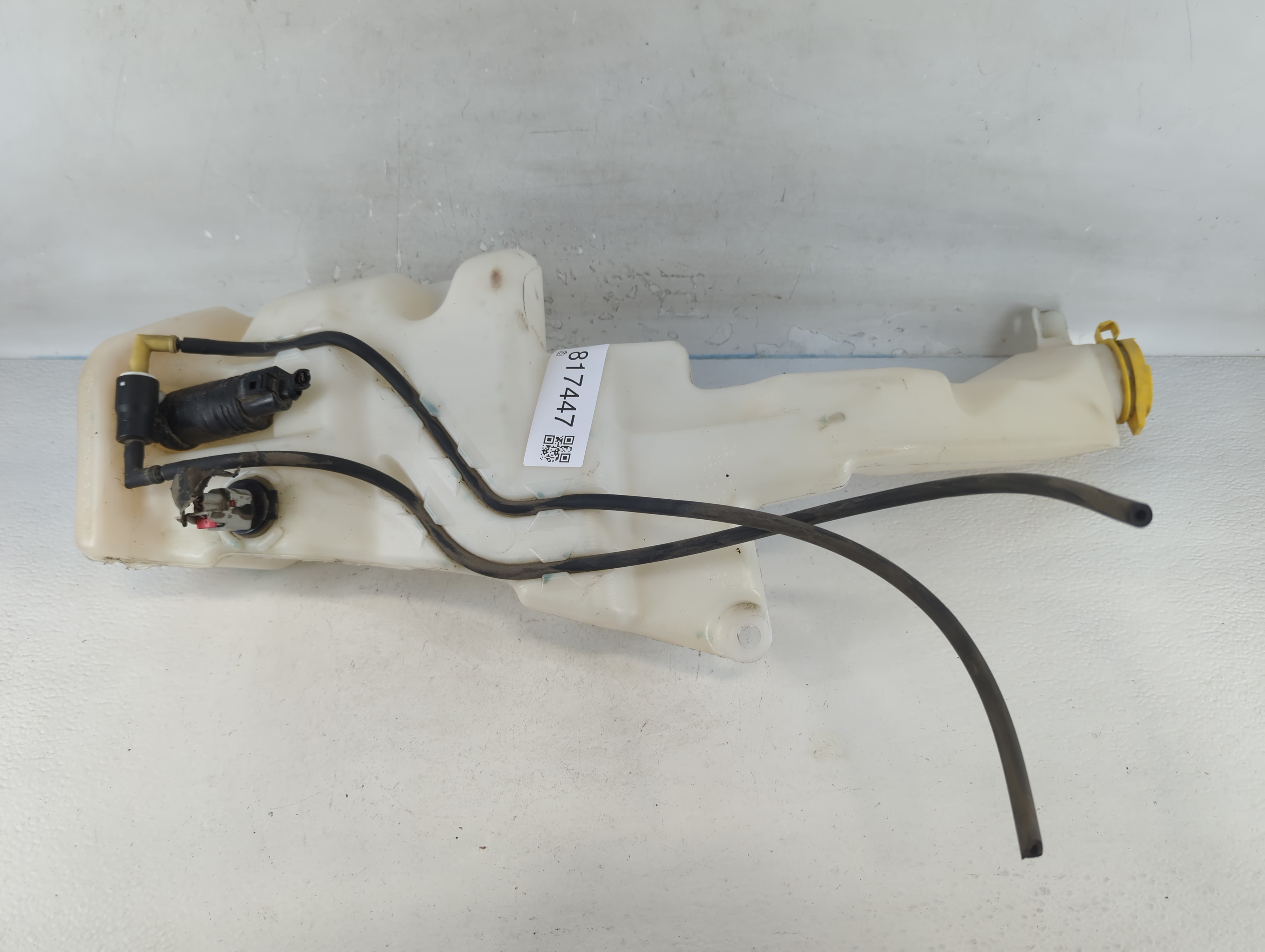 2014-2018 Jeep Cherokee Windshield Washer Fluid Reservoir Bottle Oem 817447 - Oemusedautoparts1.com