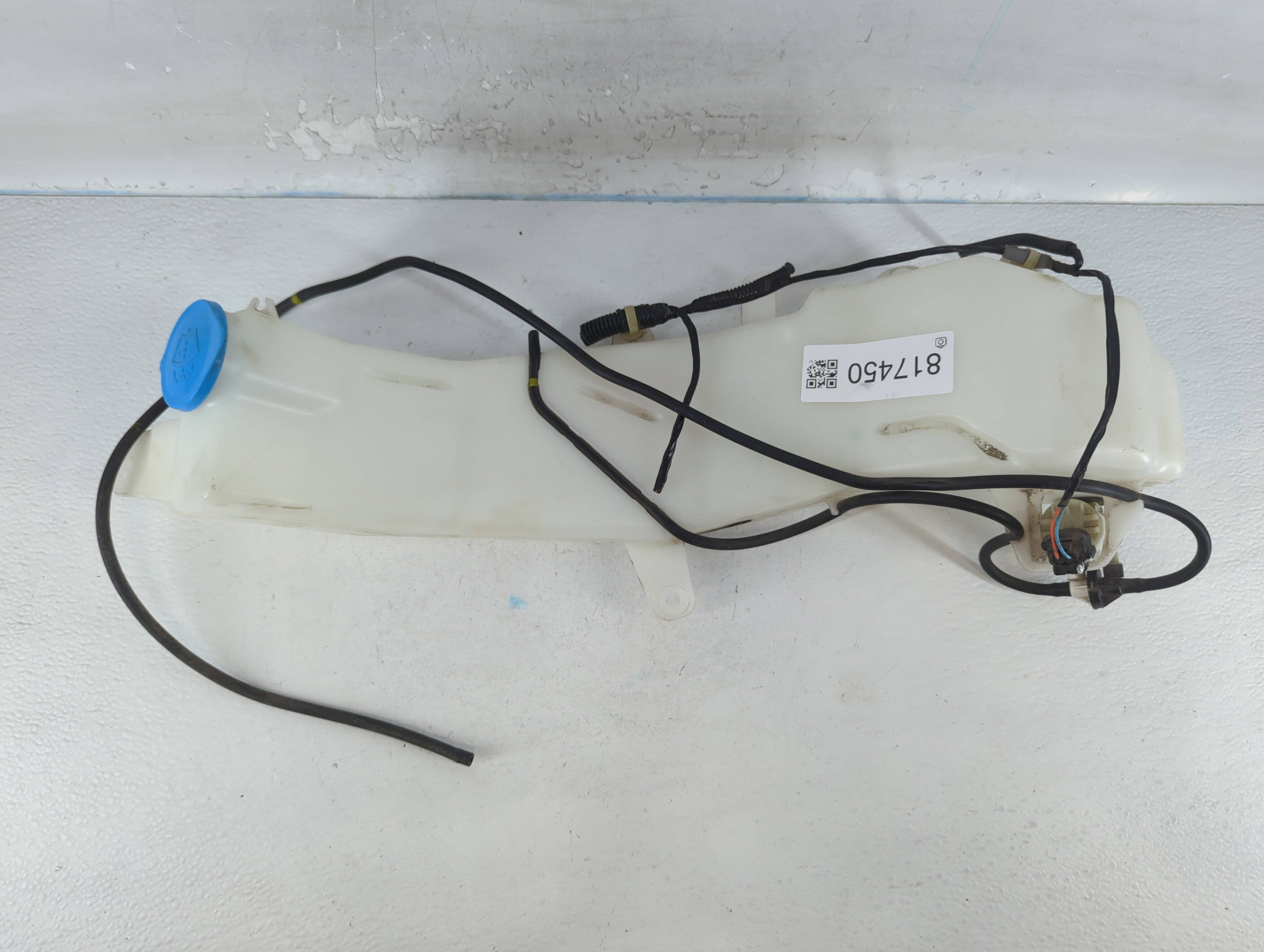 2009-2013 Honda Fit Windshield Washer Fluid Reservoir Bottle Oem 817450 - Oemusedautoparts1.com