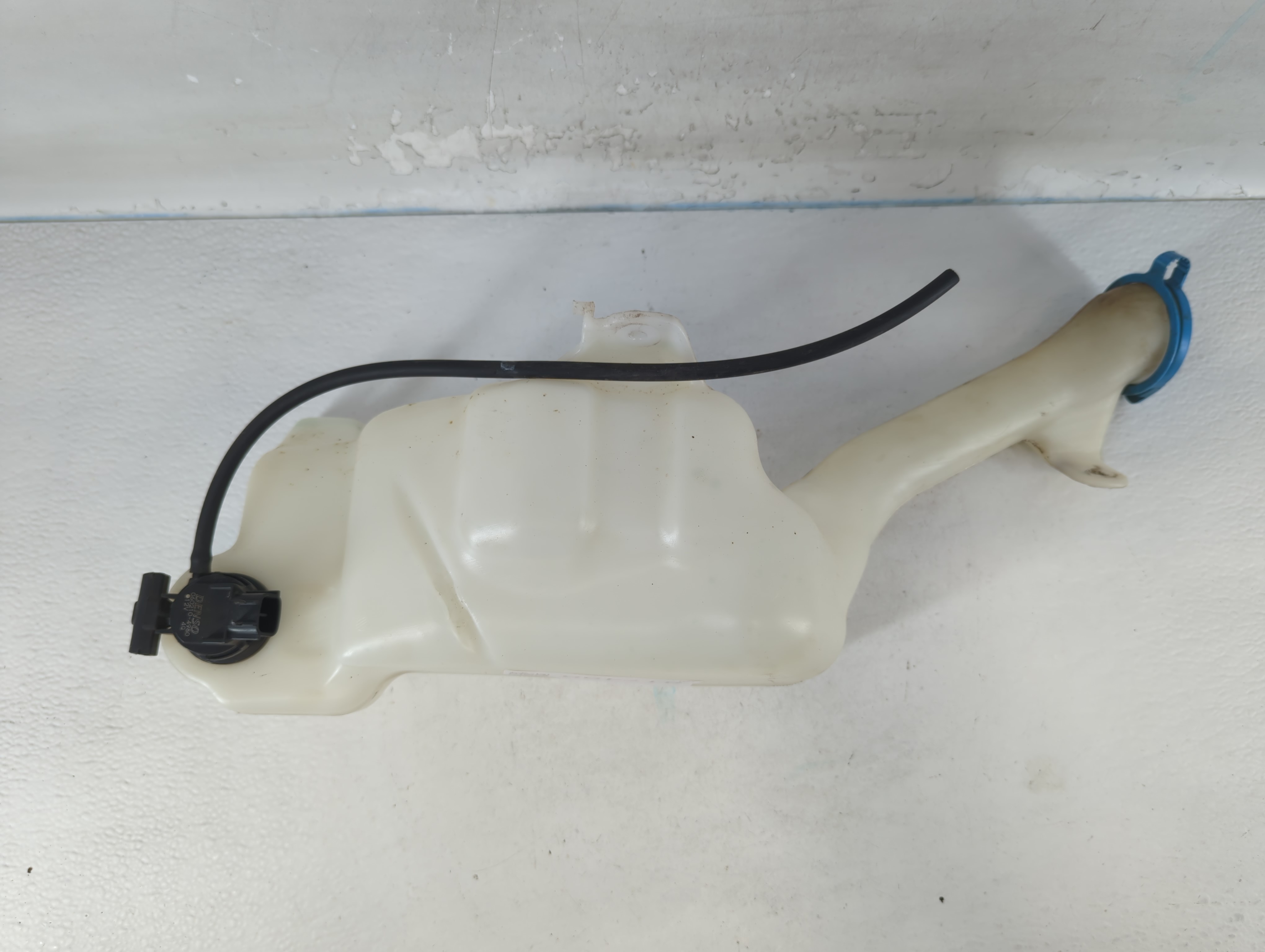 Picture of 2013-2017 Honda Accord Windshield Washer Fluid Reservoir Bottle Oem 817455