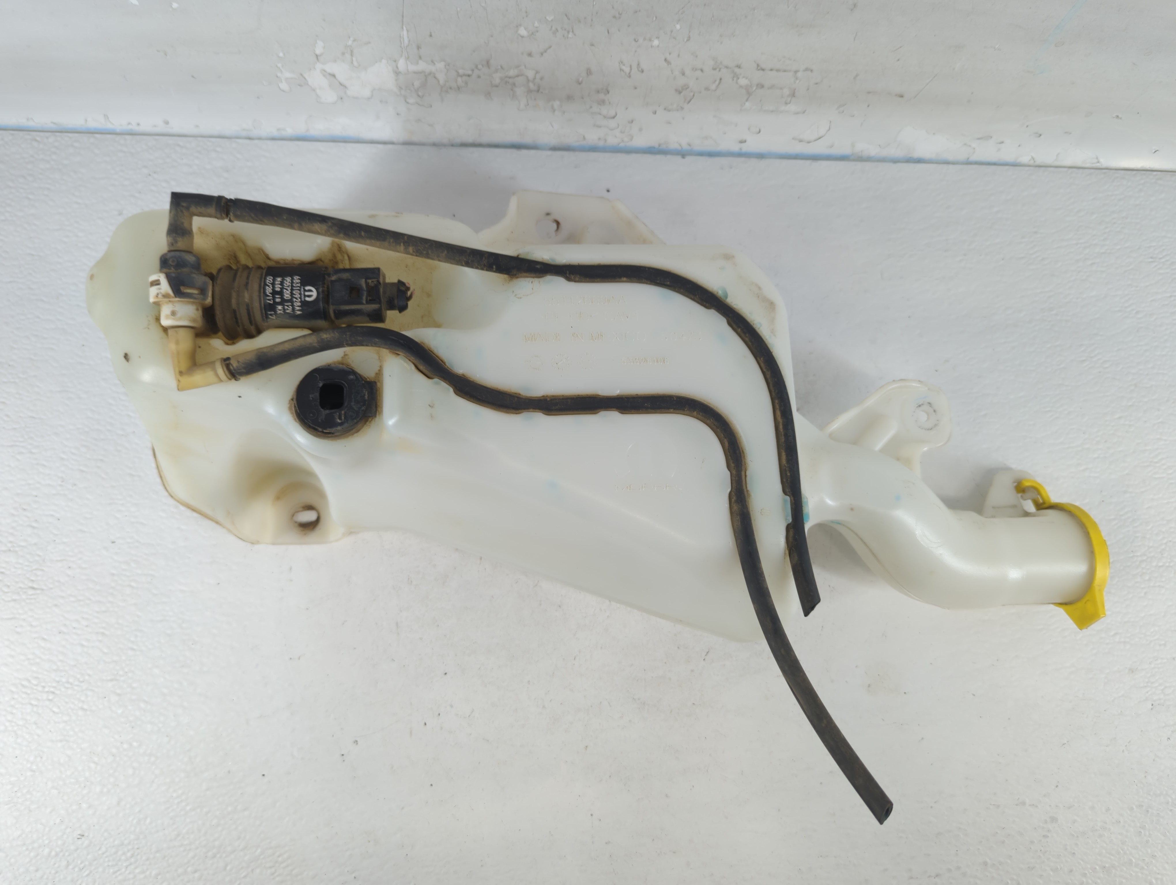 2017 Jeep Compass Windshield Washer Fluid Reservoir Bottle Oem 817461 - Oemusedautoparts1.com