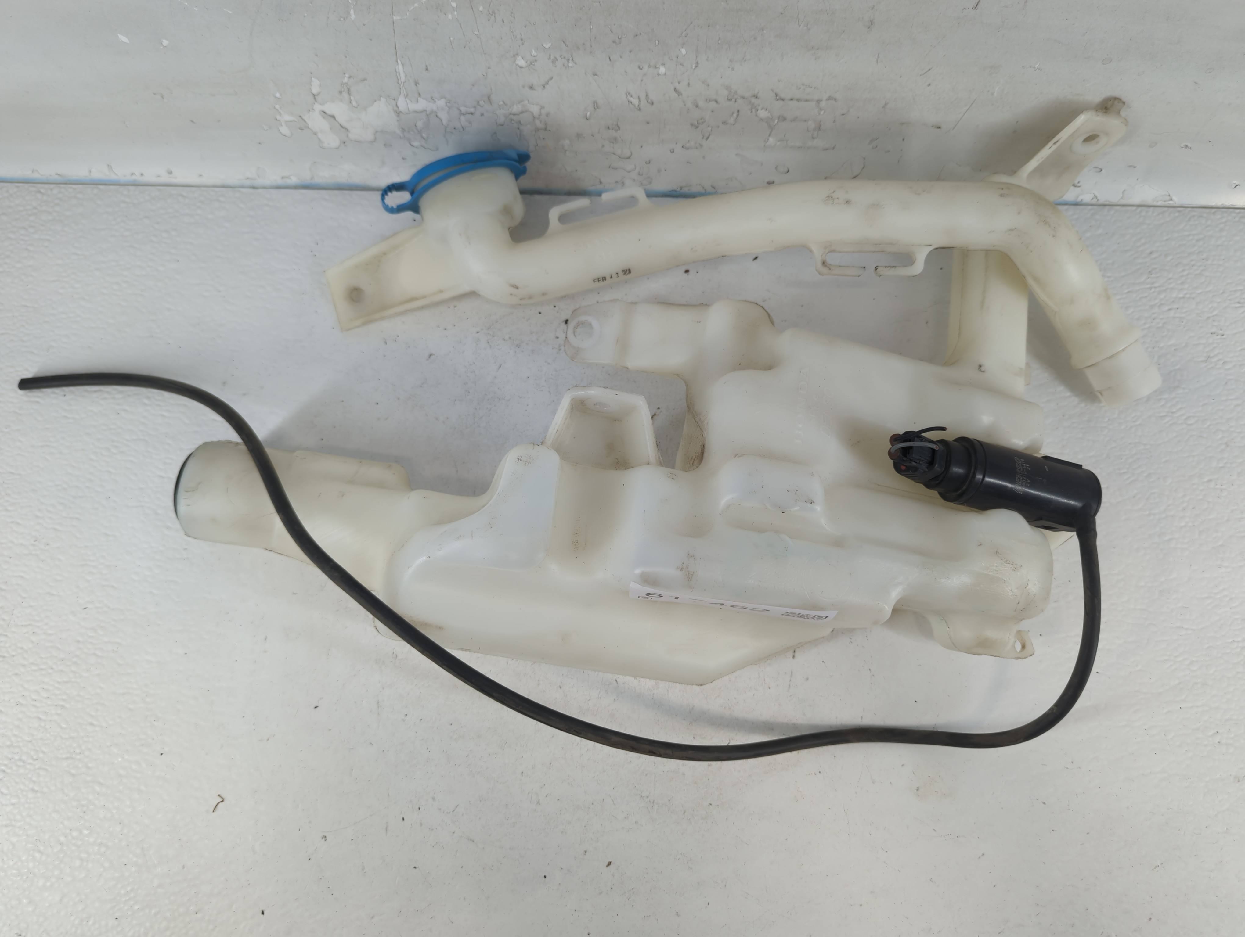 2016-2021 Honda Civic Windshield Washer Fluid Reservoir Bottle Oem 817462 - Oemusedautoparts1.com