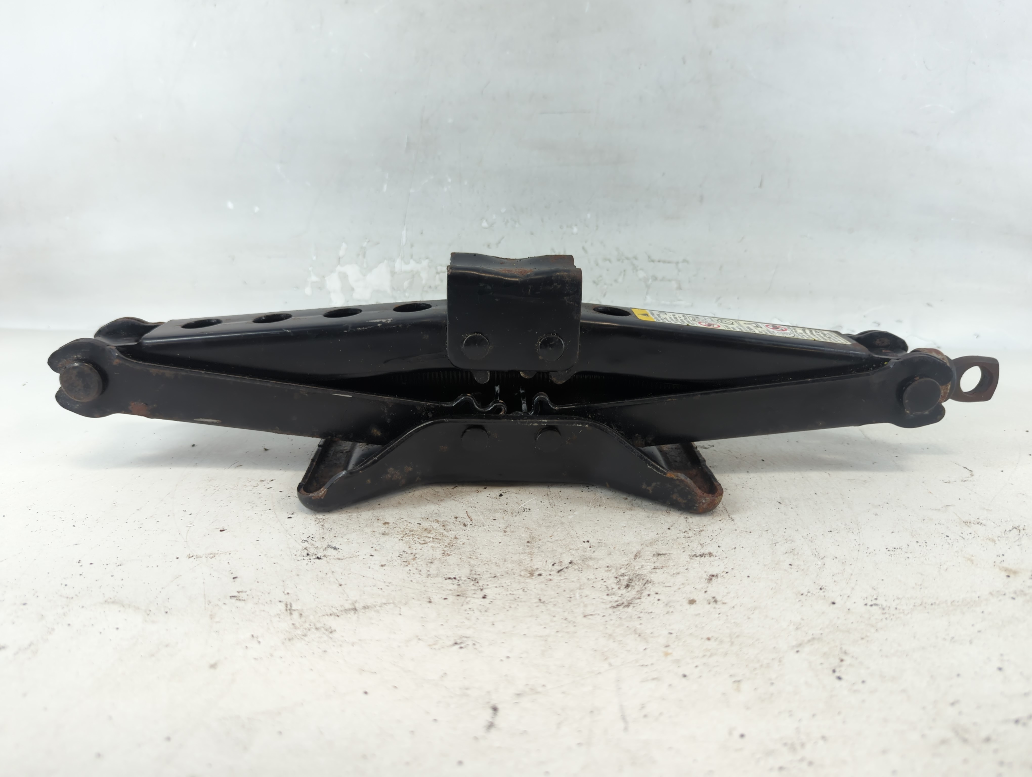 2006 Hummer H3 Spare Scissor Car Jack 817574 - Oemusedautoparts1.com