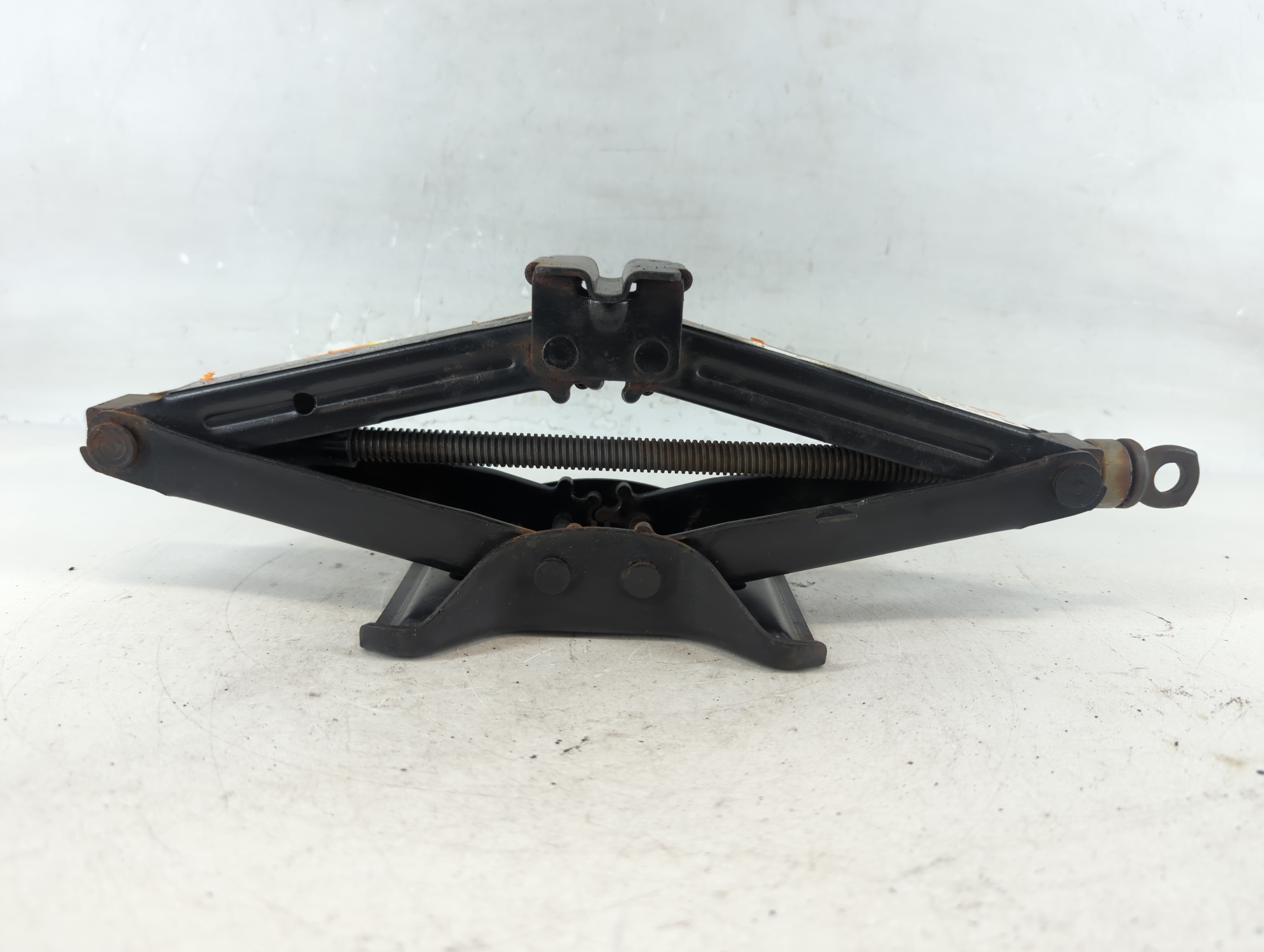 2010 Buick Lacrosse Spare Scissor Car Jack 817588 - Oemusedautoparts1.com