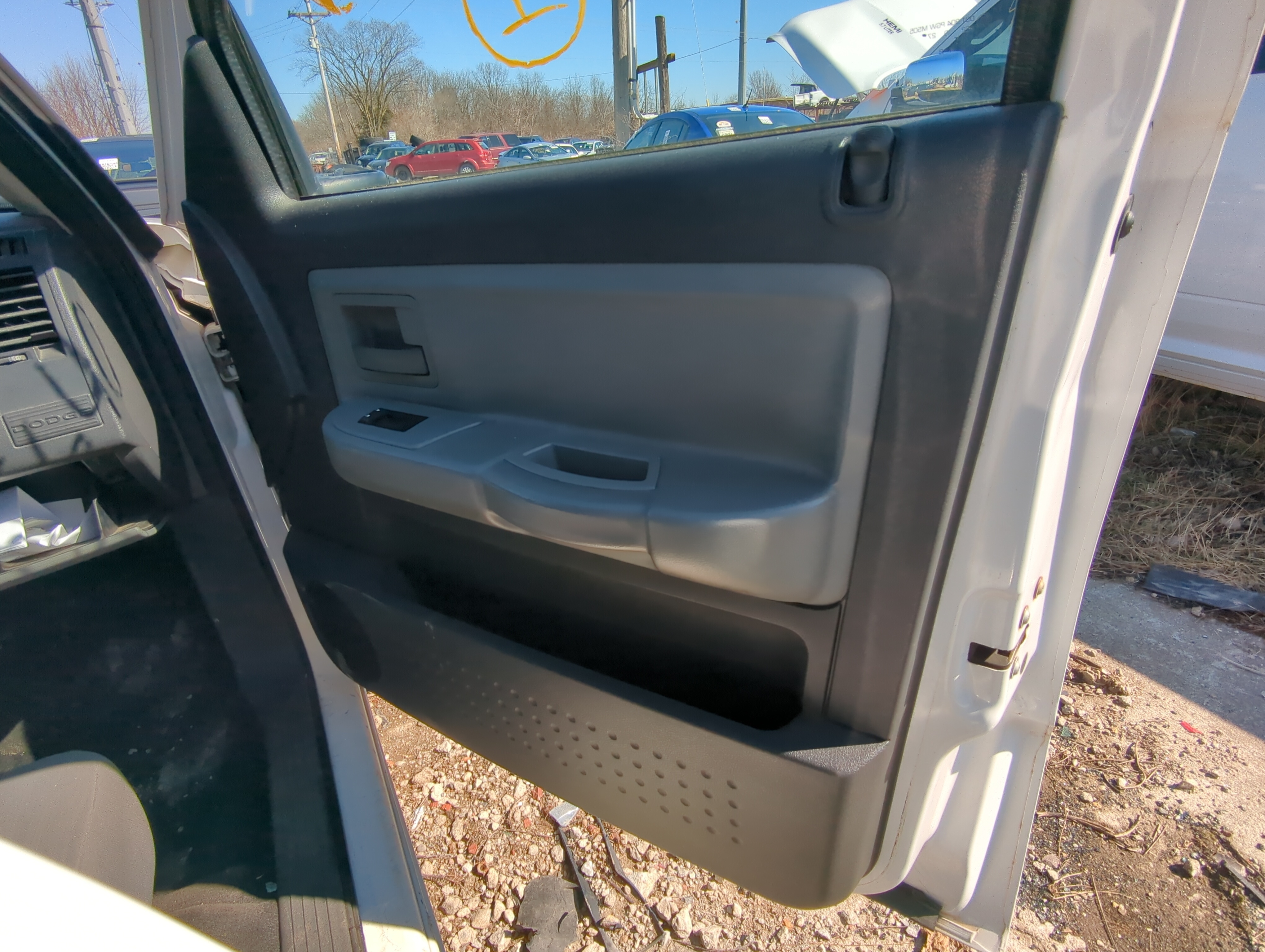 Picture of 2011 Ram Dakota Front Right Passenger Interior Door Panel Trim 817918