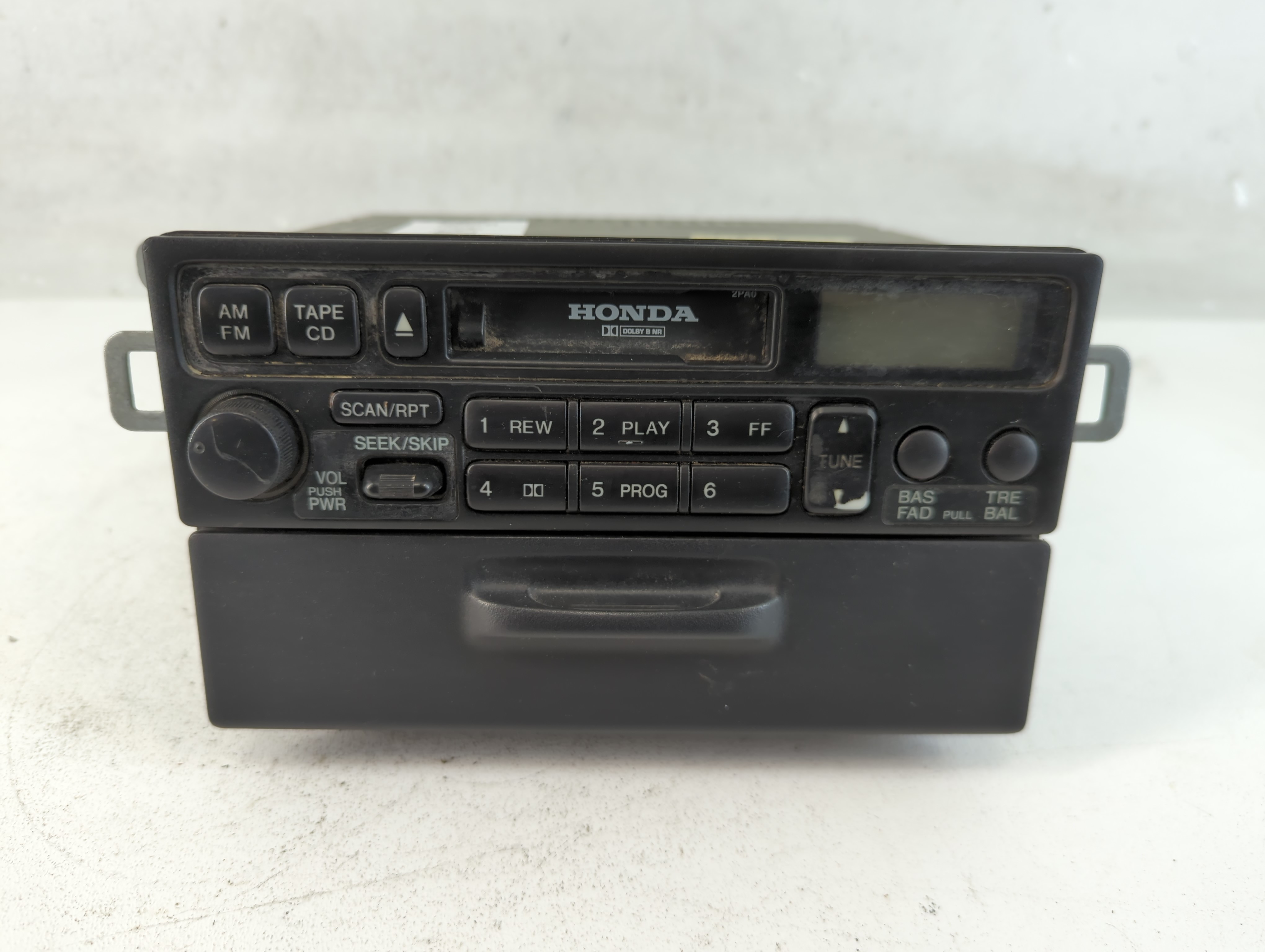 1998-2000 Honda Accord Am Fm Cd Player Radio Receiver 818284 - Oemusedautoparts1.com