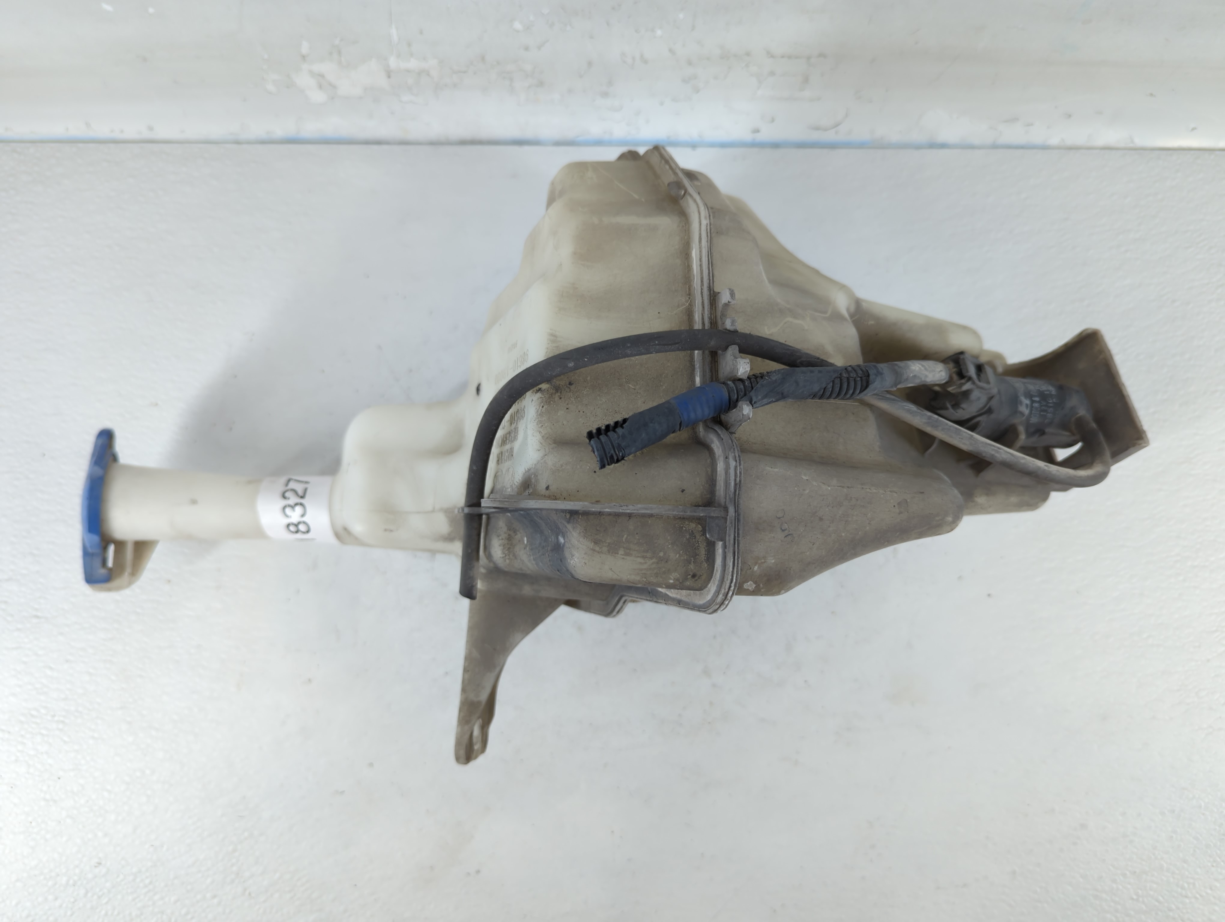 2012-2017 Hyundai Accent Windshield Washer Fluid Reservoir Bottle Oem 818327 - Oemusedautoparts1.com