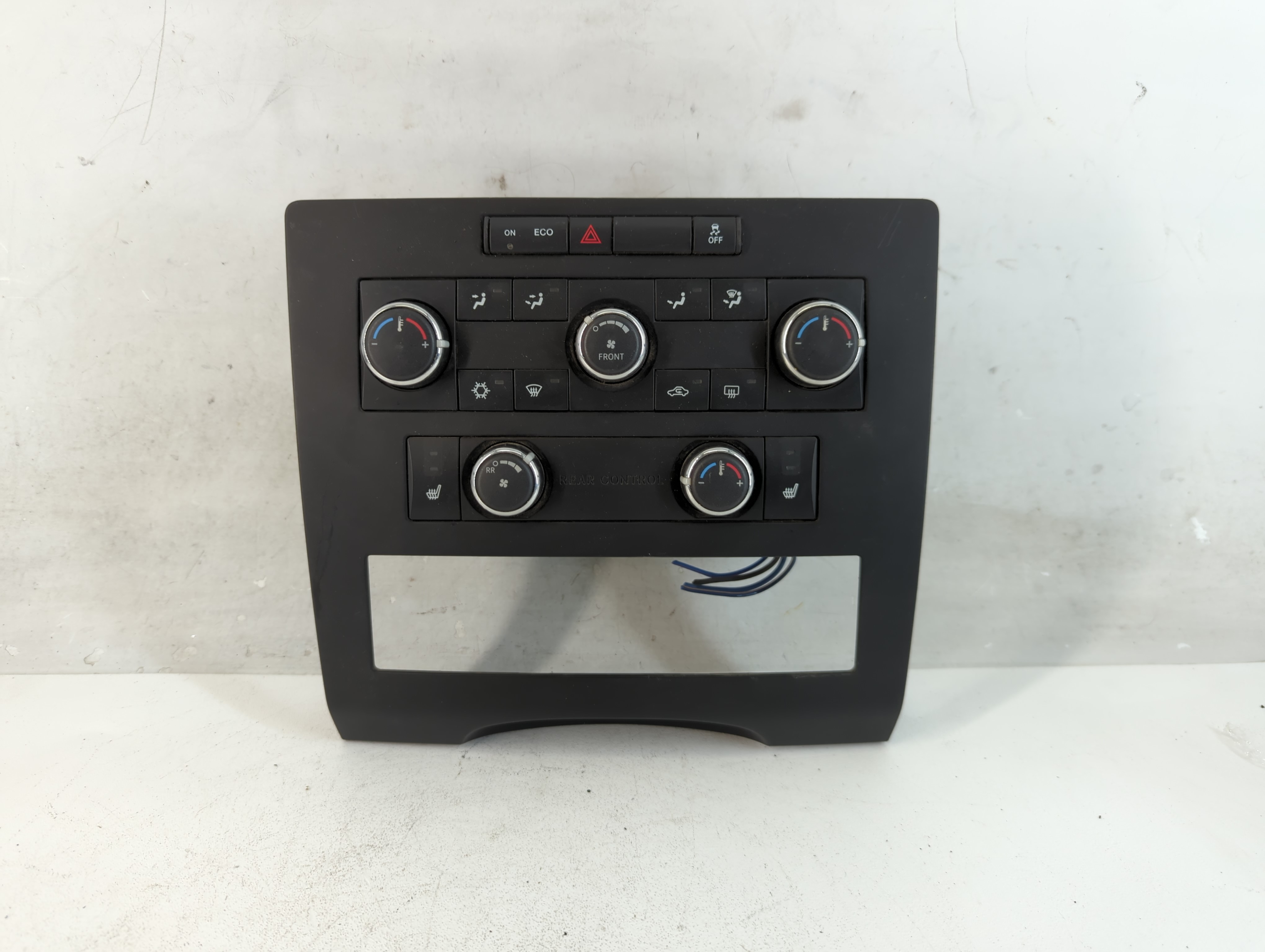 2009-2011 Volkswagen Routan Ac Heater Climate Control P55111869ah 818353 - Oemusedautoparts1.com