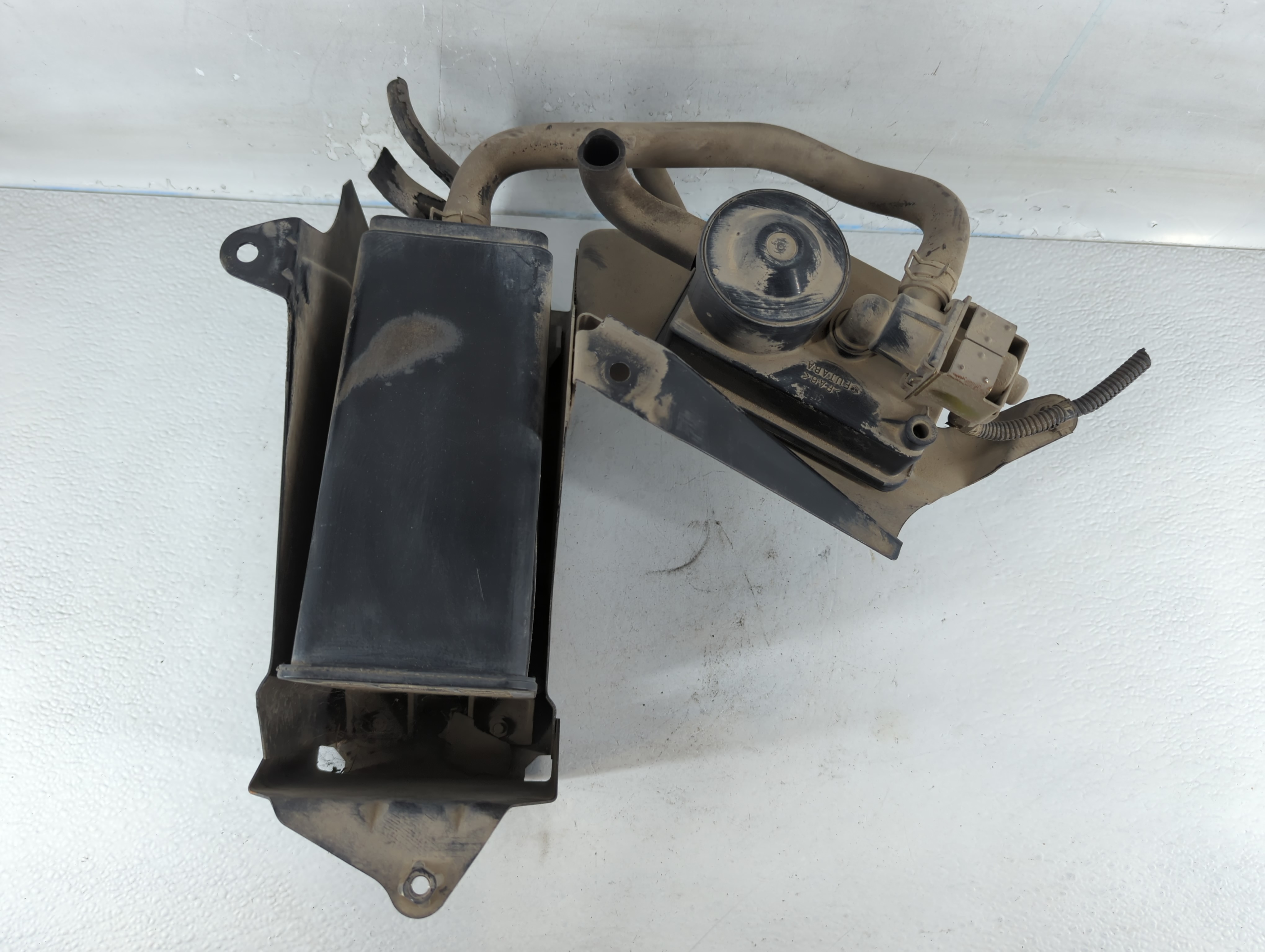2003 Mitsubishi Outlander Radiator Coolant Overflow Expansion Tank Bottle 818356 - Oemusedautoparts1.com