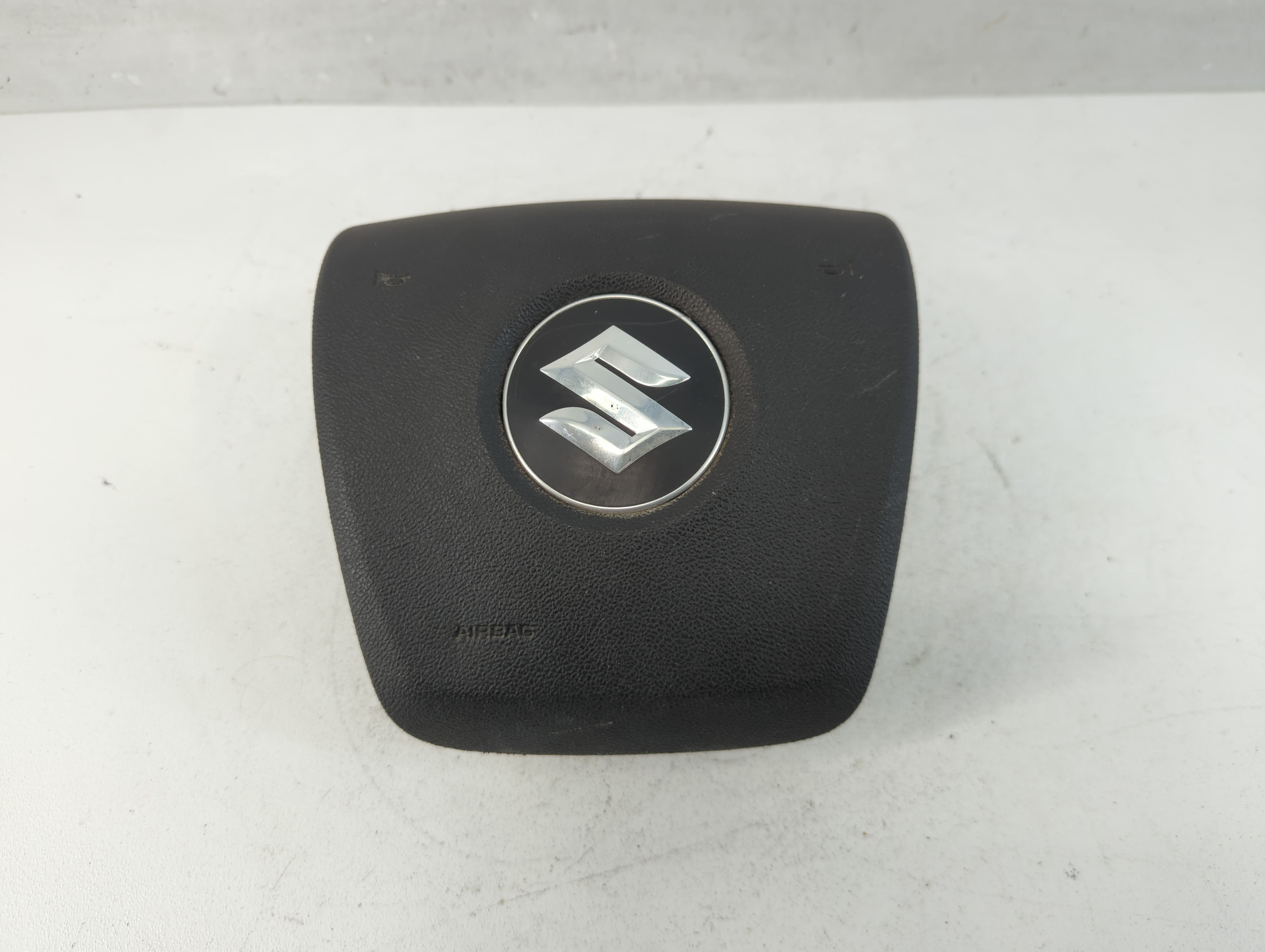 2007 Suzuki Xl-7 Air Bag Driver Left Steering Wheel Mounted 818370 - Oemusedautoparts1.com